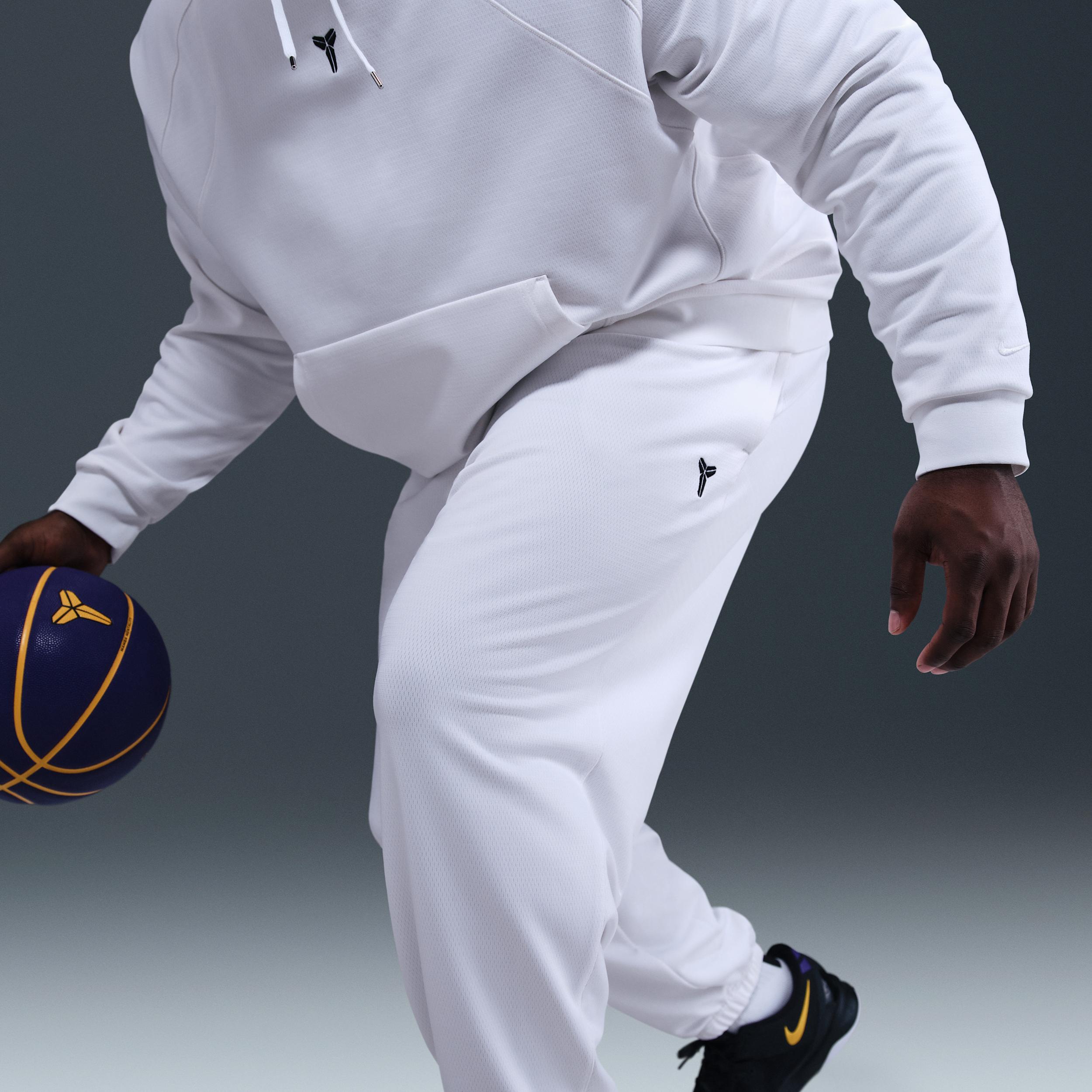 Nike Men's Kobe Therma-FIT Basketball Pants Product Image