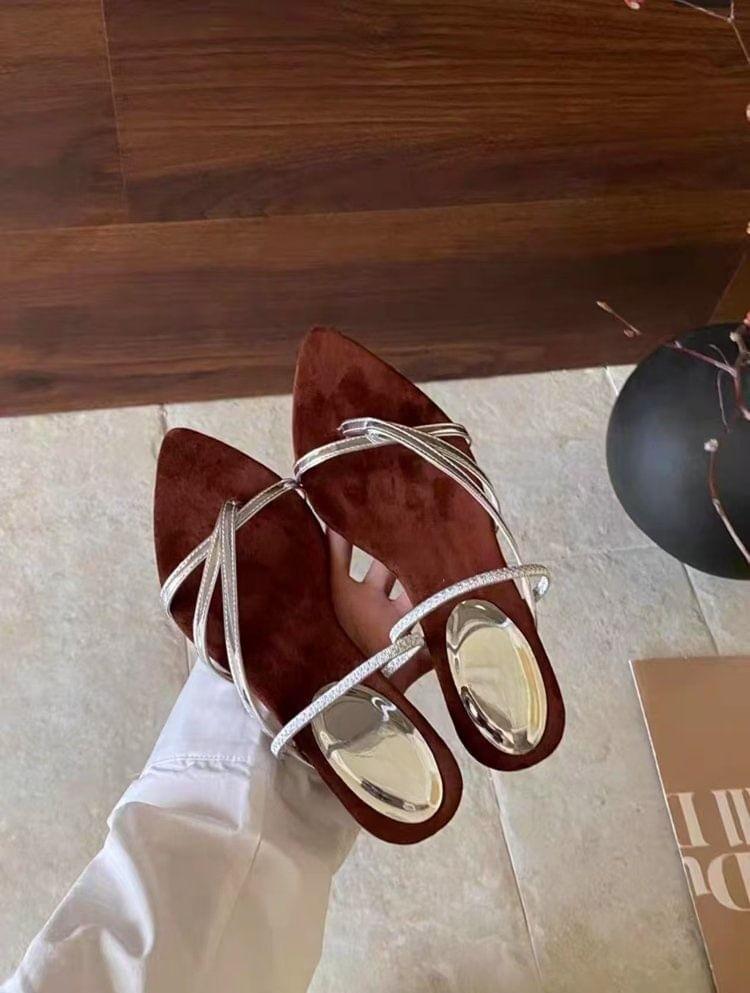 Low Heel Pointed Toe Toe Loop Sandals Product Image