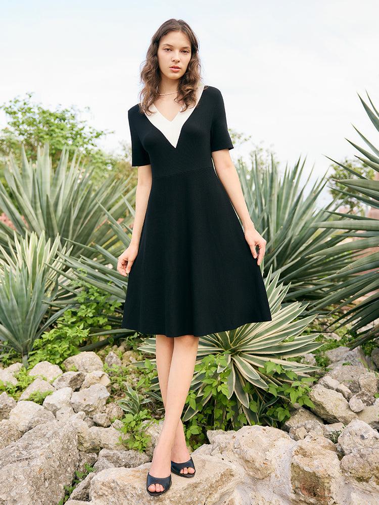 Contrast V-Neck Slim Knitted Women Midi Dress Product Image