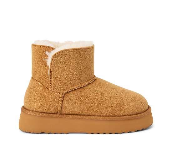 Beach Womens Yukon Shearling Boot Faux Furr Product Image