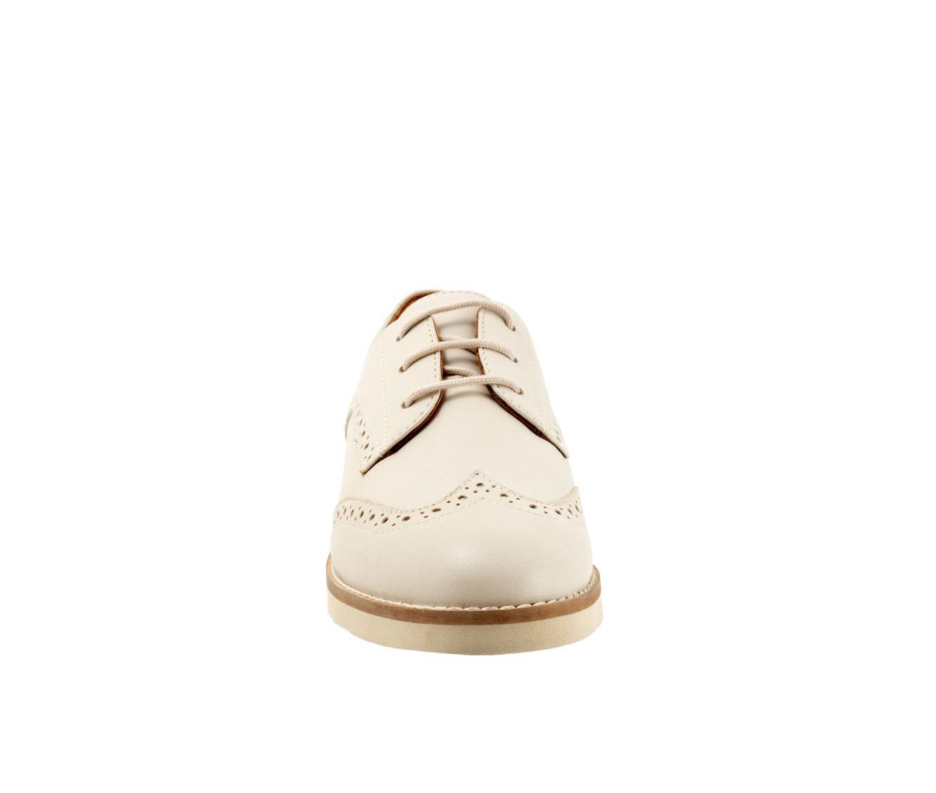 Women's Softwalk Willet Oxfords Product Image