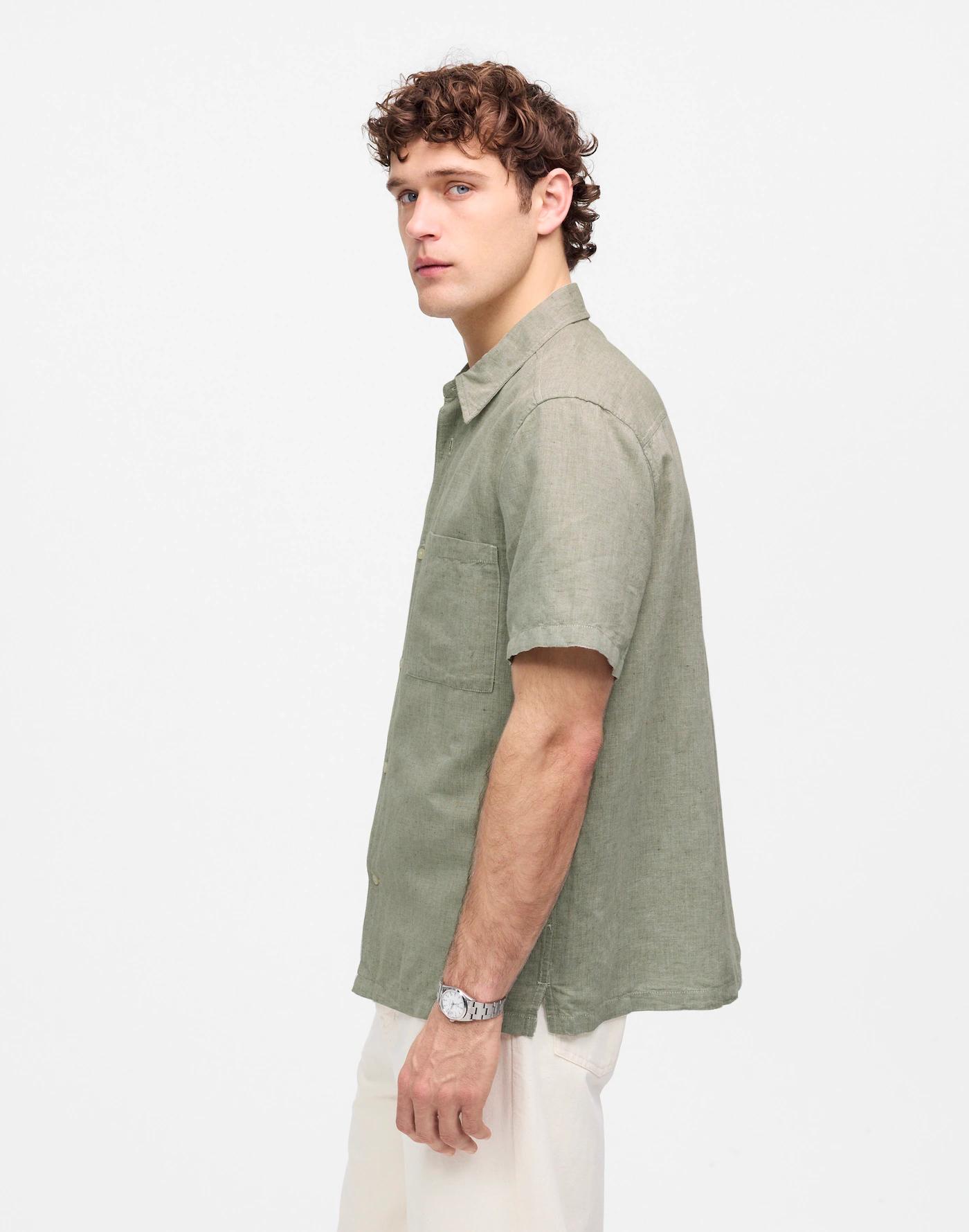 Button-Up Short-Sleeve Shirt in Cotton-Linen Blend Product Image