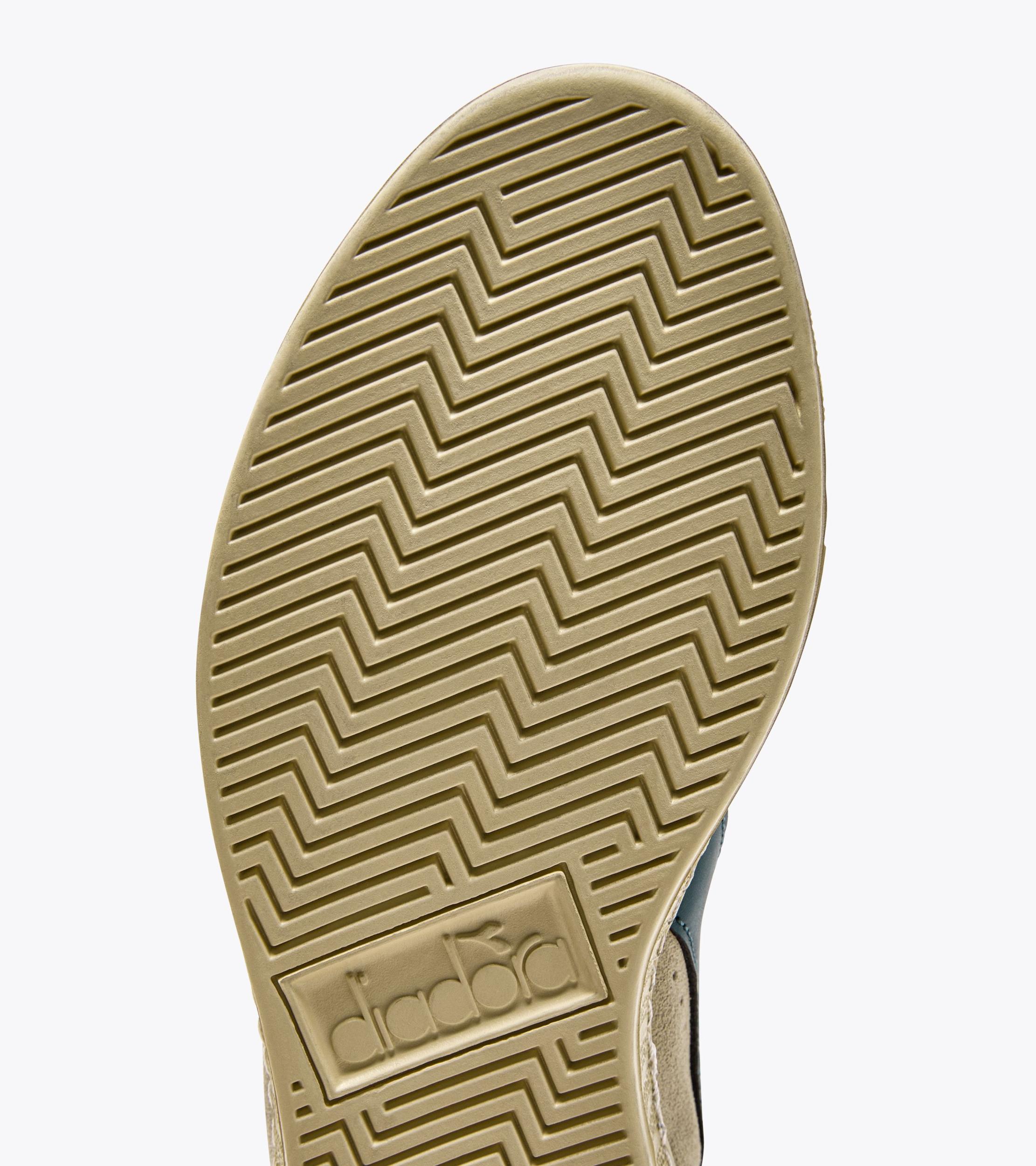 GAME L HIGH SUEDE WAXED Product Image