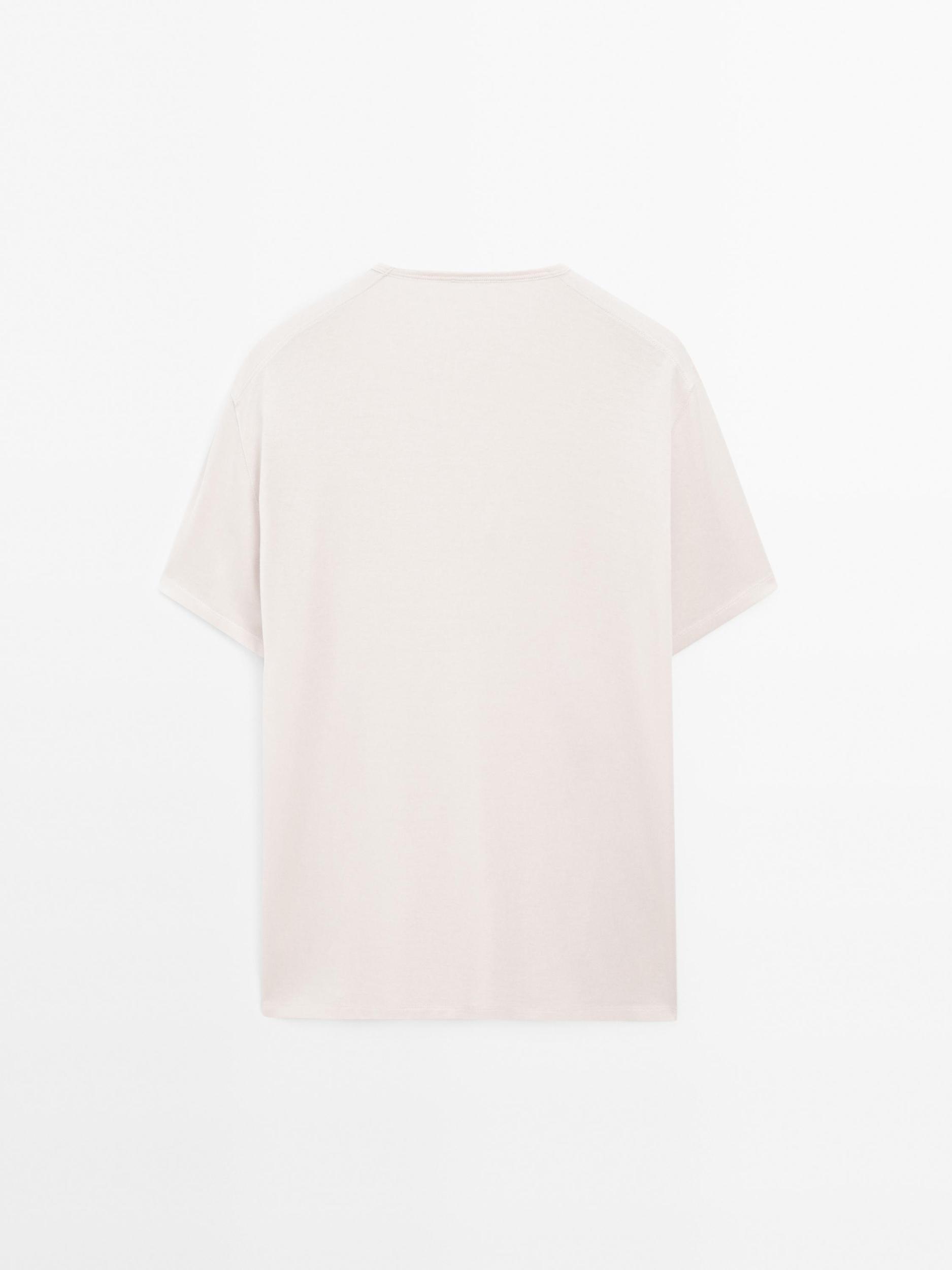 100% cotton lightweight T-shirt Product Image