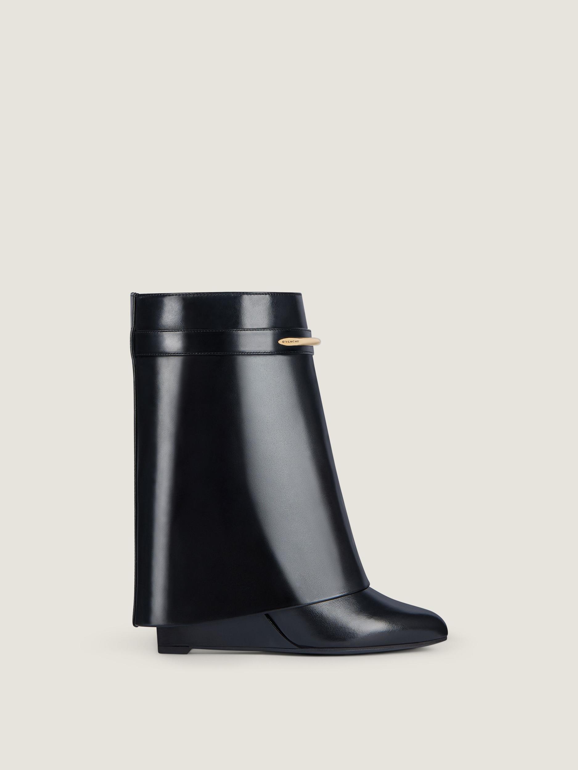 Shark Pinch ankle boots in leather Product Image