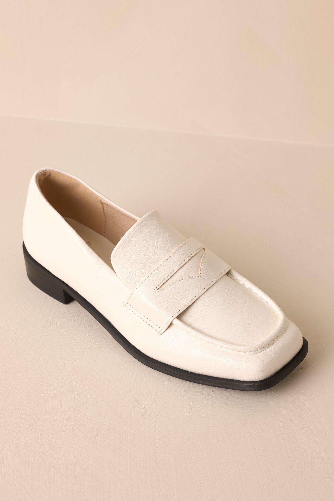 Good Memory White Loafers Product Image