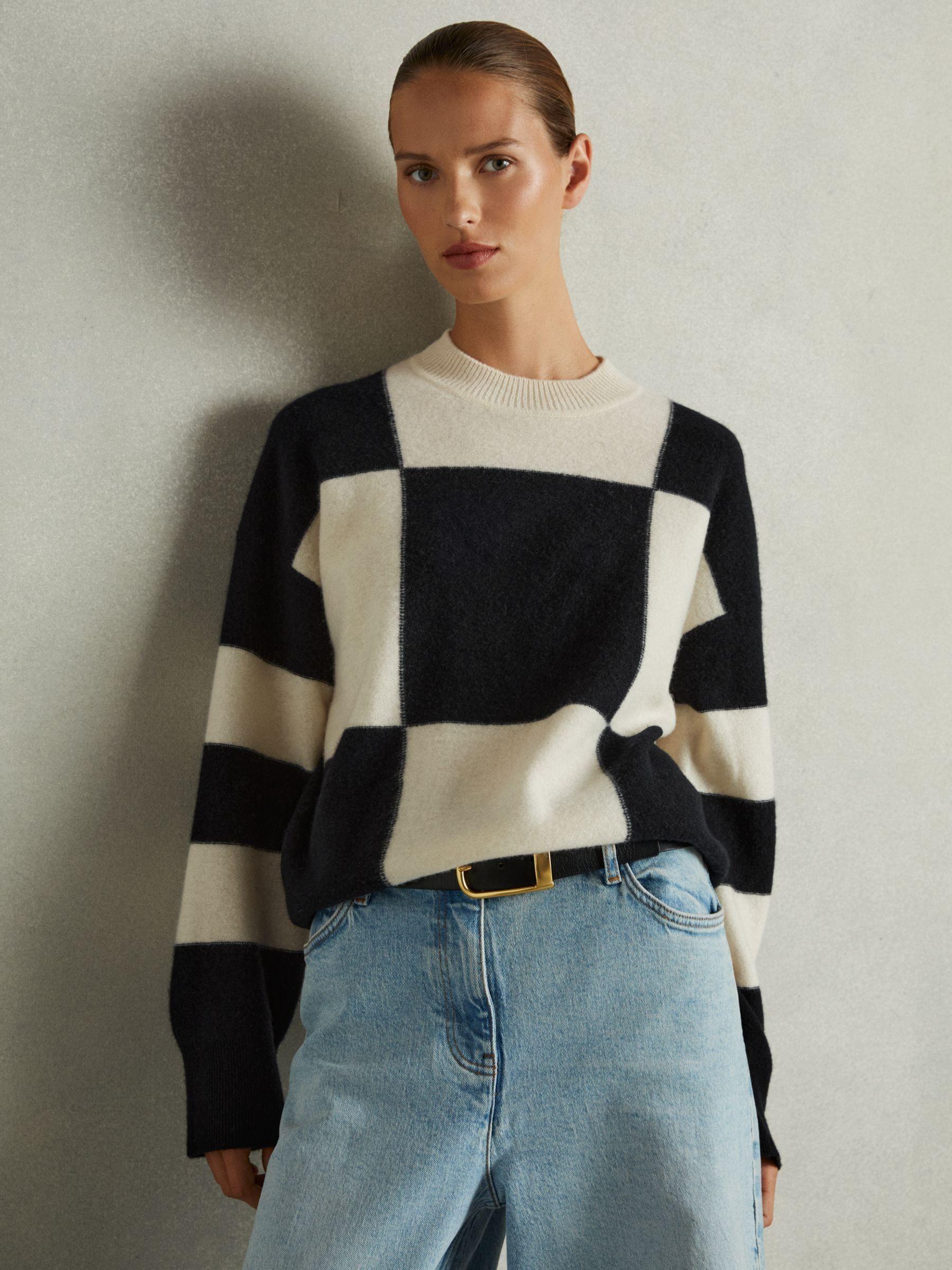 Wool-Cashmere Check-Intarsia Jumper in Black/White Product Image