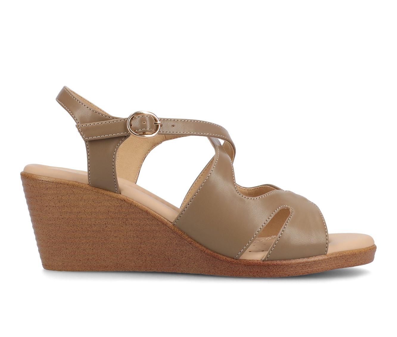 Women's Journee Collection Kedzie II Wedges Product Image