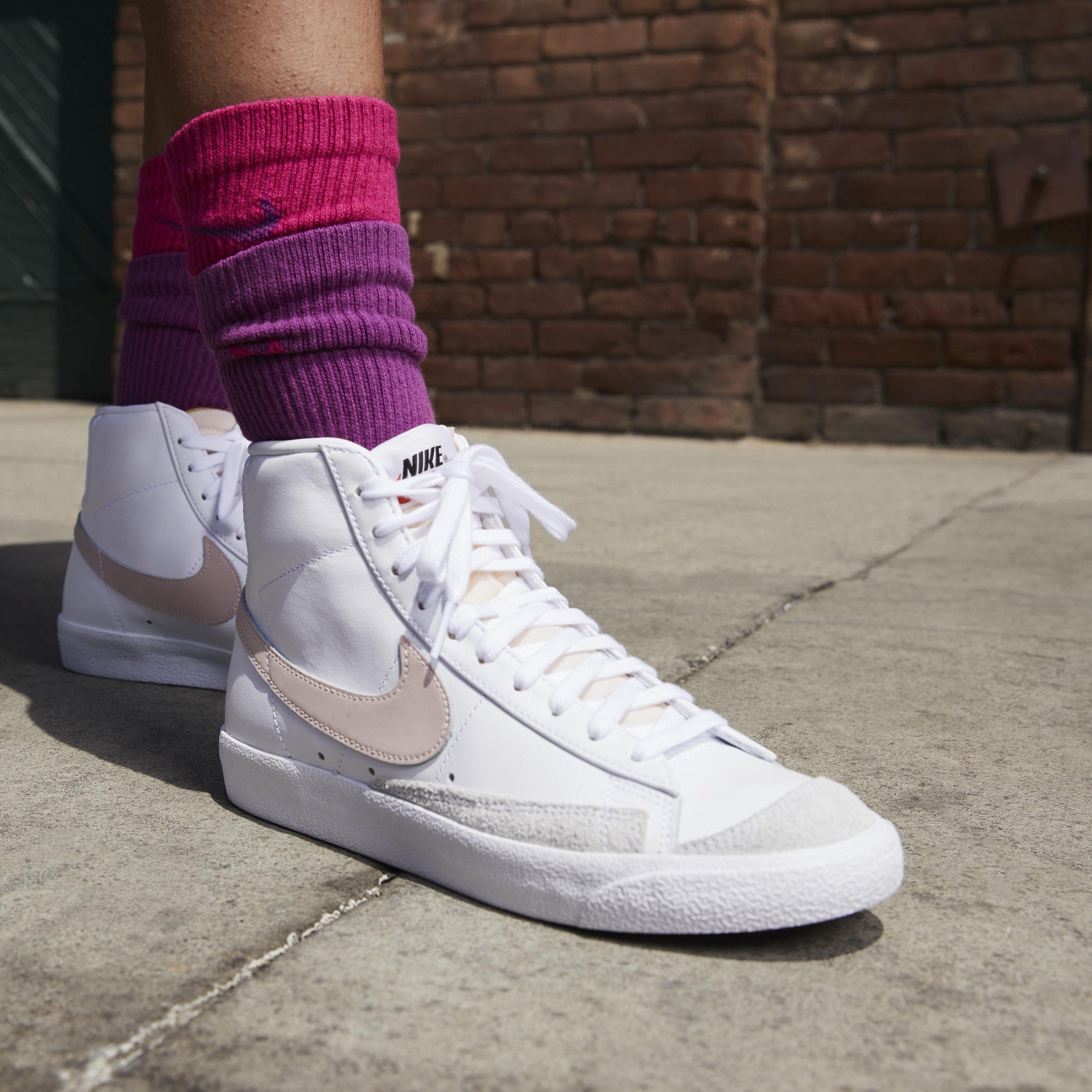 Nike Womens Blazer Mid 77 Shoes | CZ1055-118 Product Image