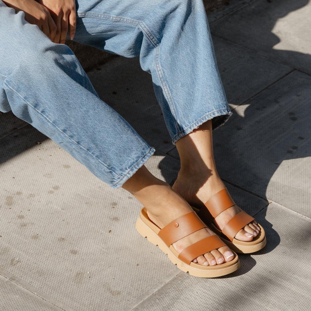 Vista Luxe Thea Female Product Image