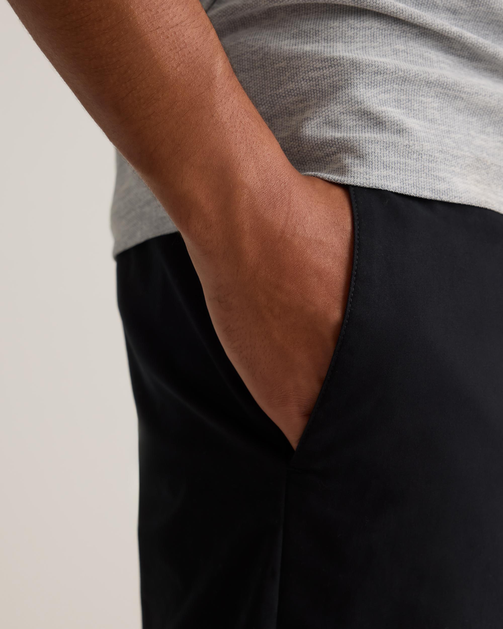 Quince | Men's Classic Stretch Chino Shorts 7" Organic Cotton Product Image