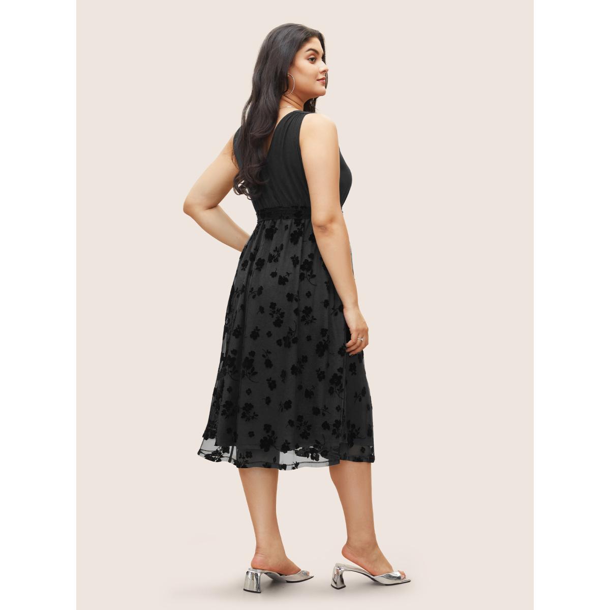 Plus Size Floral Mesh Patchwork Surplice Neck Tank Dress Black Women Cocktail Non Overlap Collar Sleeveless Curvy Midi Dress BloomChic 22-24/3X Product Image