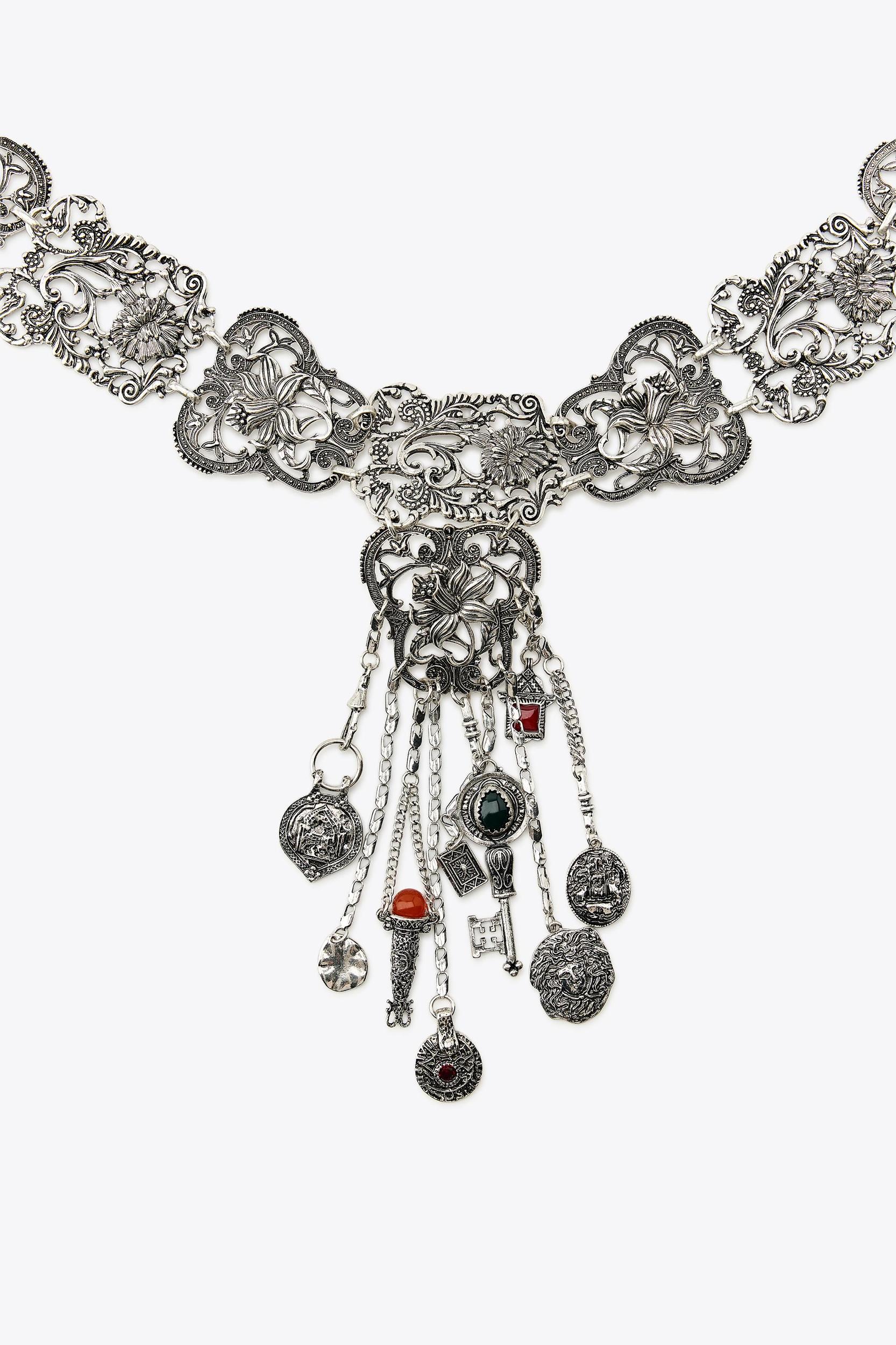 FLOWER CHARMS METAL BELT Product Image