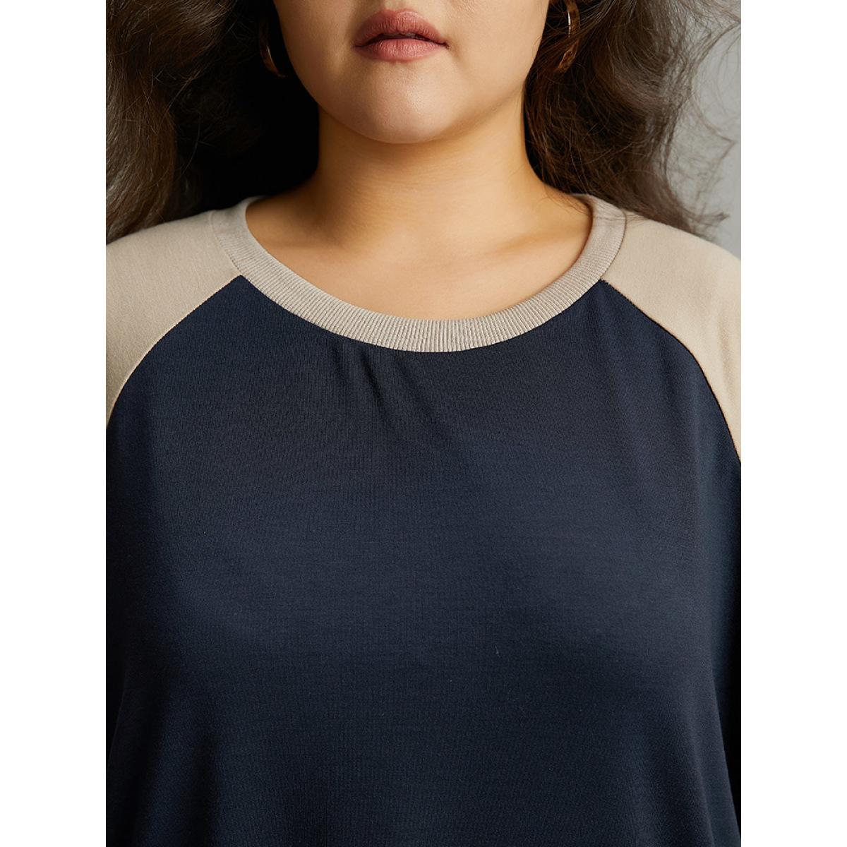 Plus Size Contrast Raglan Sleeve Elastic Cuffs Sweatshirt Women Navy Casual Contrast Round Neck Dailywear Sweatshirts BloomChic 22-24/3X Product Image