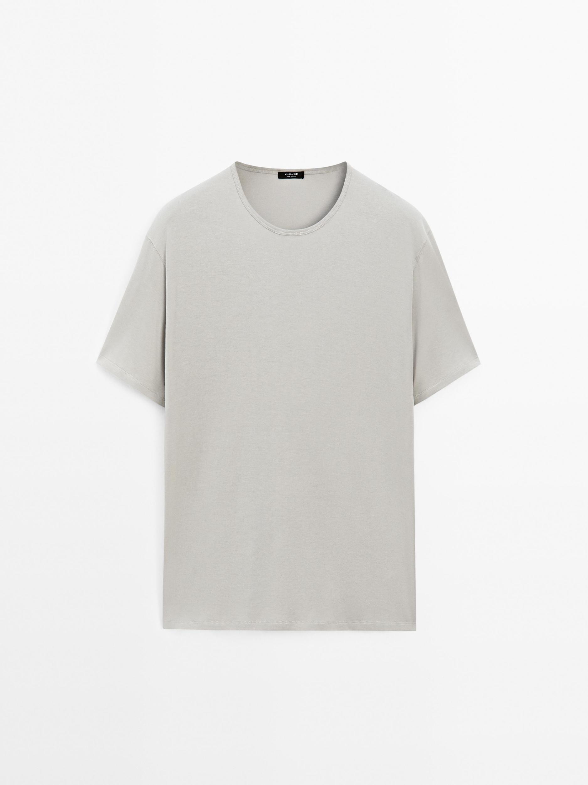 100% cotton lightweight T-shirt Product Image