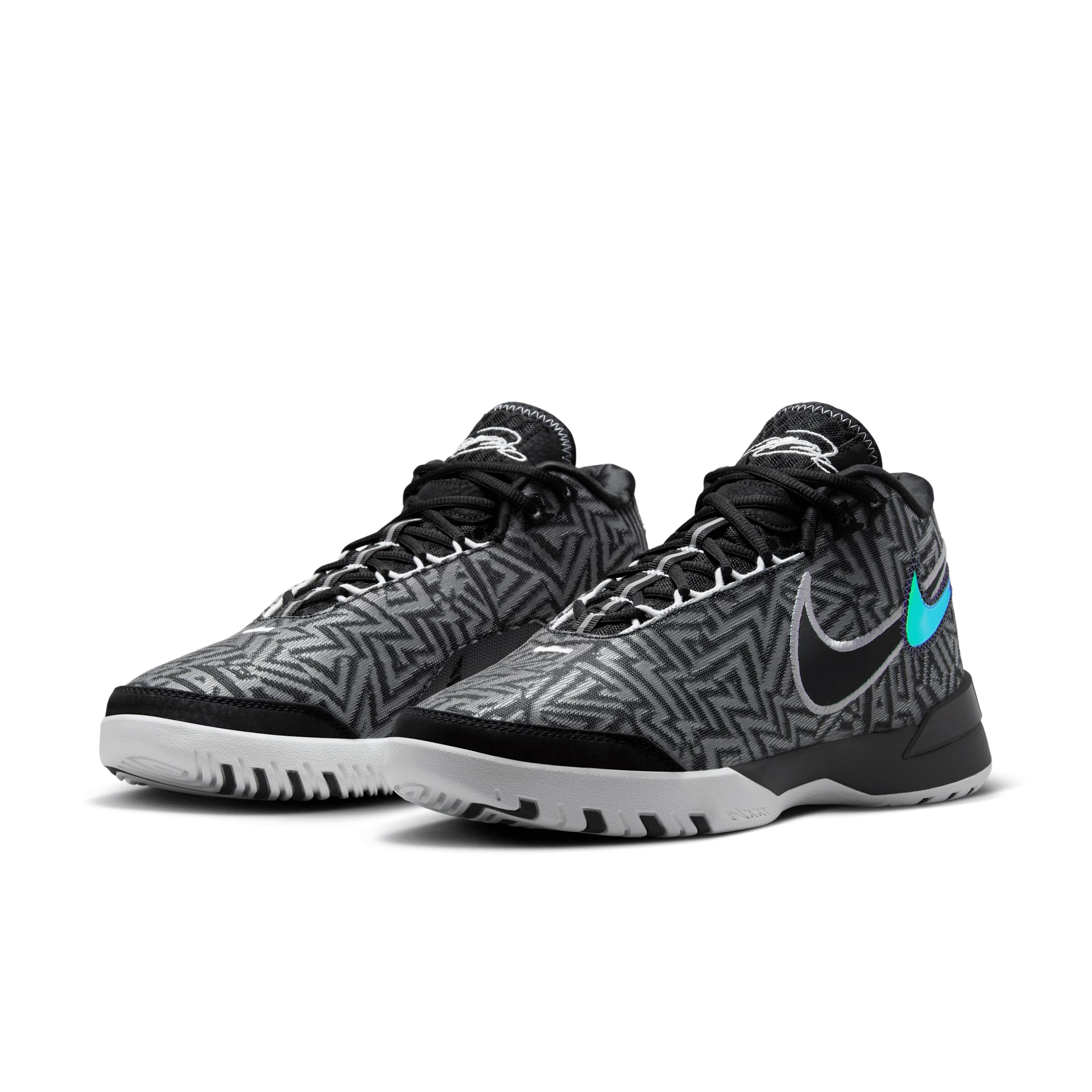 Nike Men's LeBron NXXT Genisus Basketball Shoes Product Image