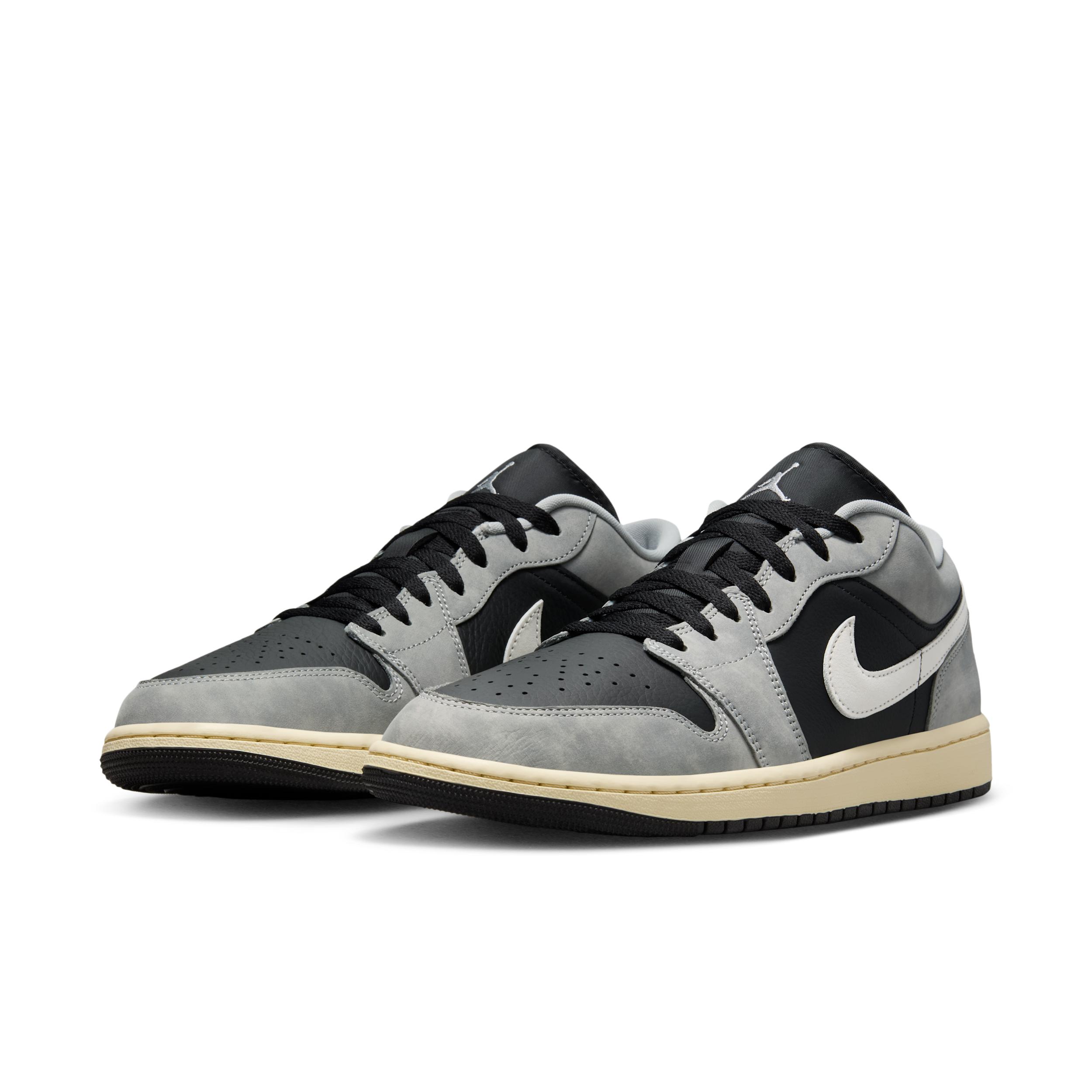 Men's Air Jordan 1 Low SE Shoes Product Image