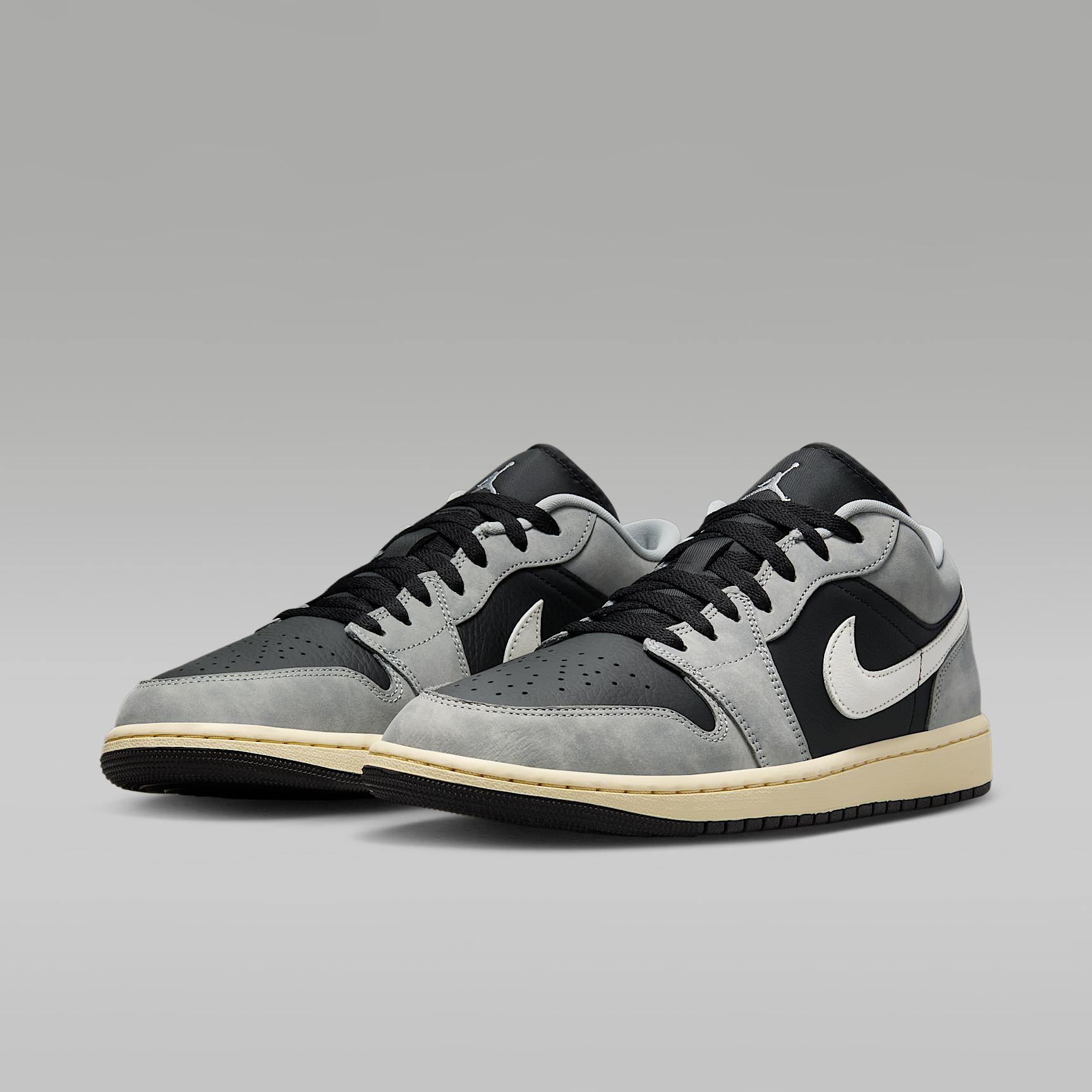 Men's Air Jordan 1 Low SE Shoes Product Image