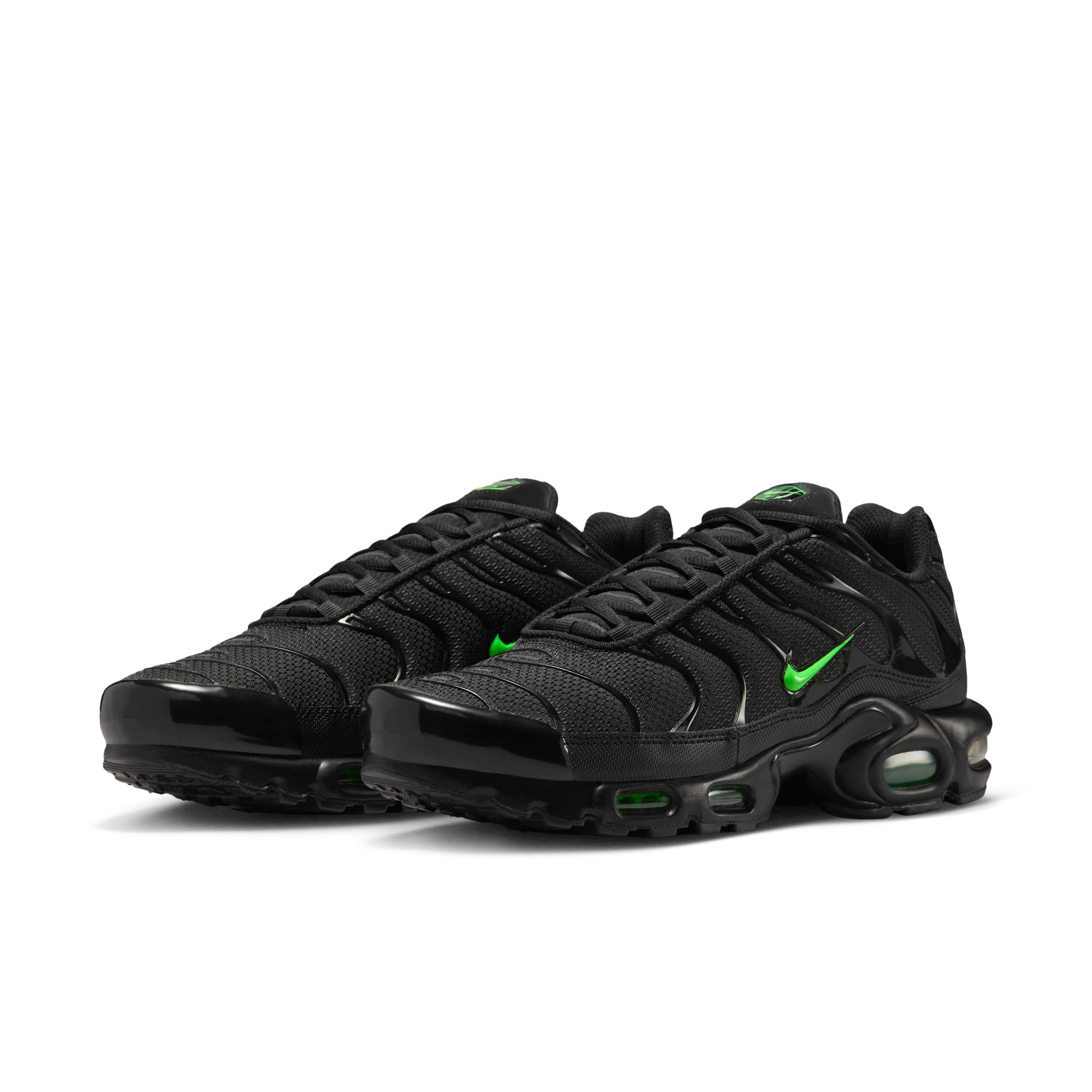 Nike Mens Air Max Plus Shoes | DM0032-024 Product Image