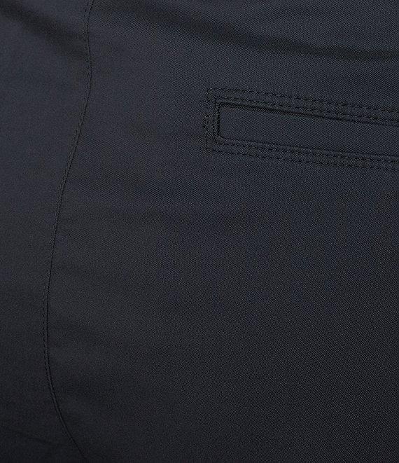 Roundtree & Yorke Classic Fit Flat Front All Seasons Coolmax 9#double; Inseam Shorts Product Image