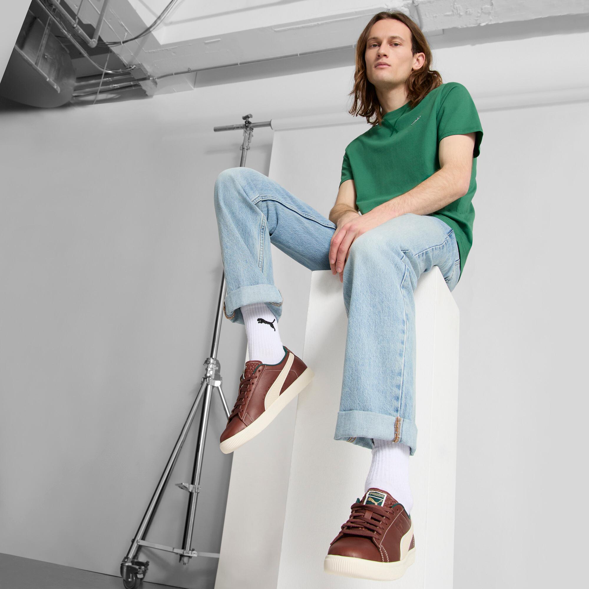 PUMA PALAIS ARTISAN Clyde Men's Sneakers Product Image