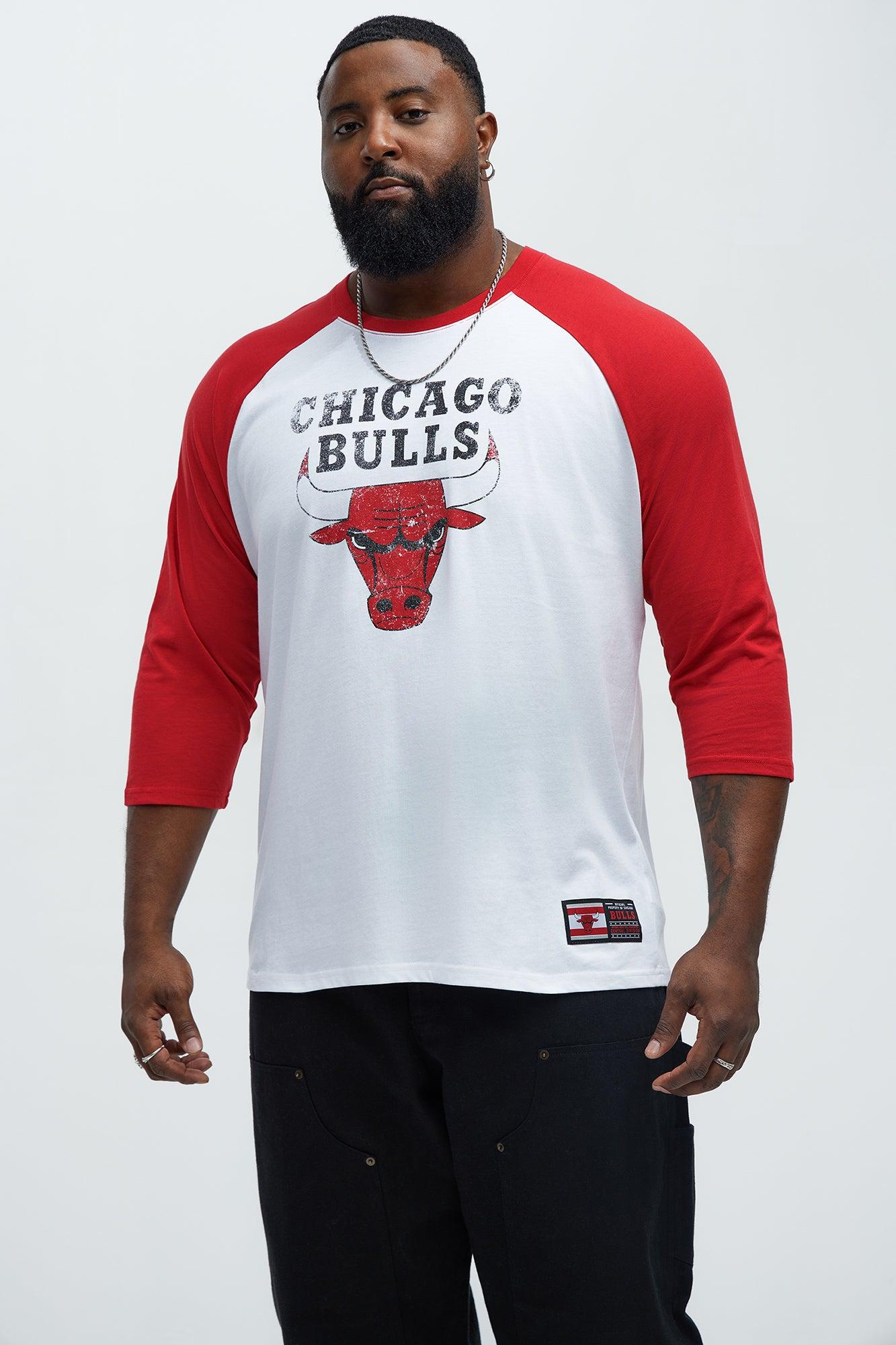 Bulls Fade Away 3/4 Sleeve Tee - White Product Image