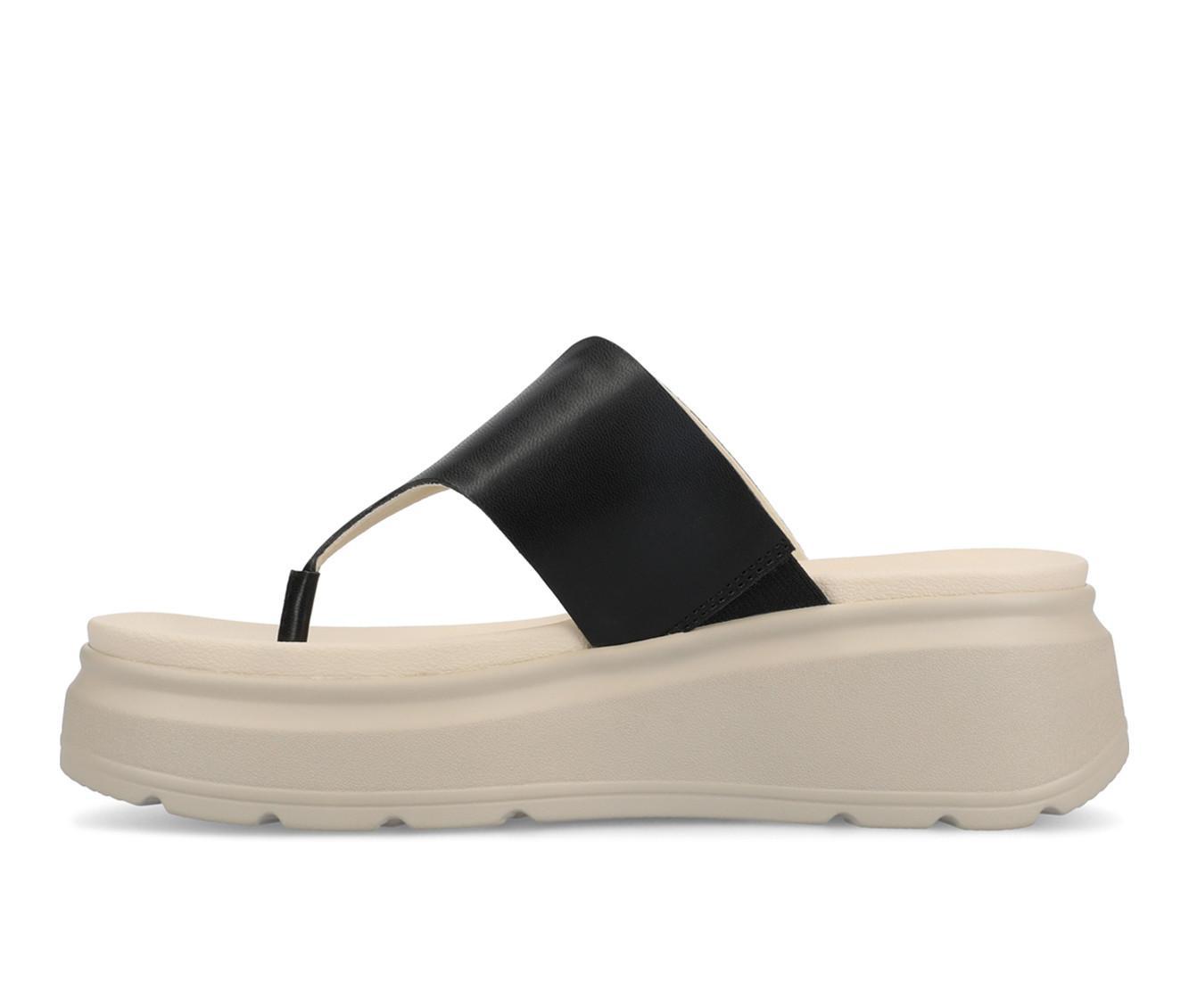 Women's Journee Collection Carah Platform Flip-Flops Product Image