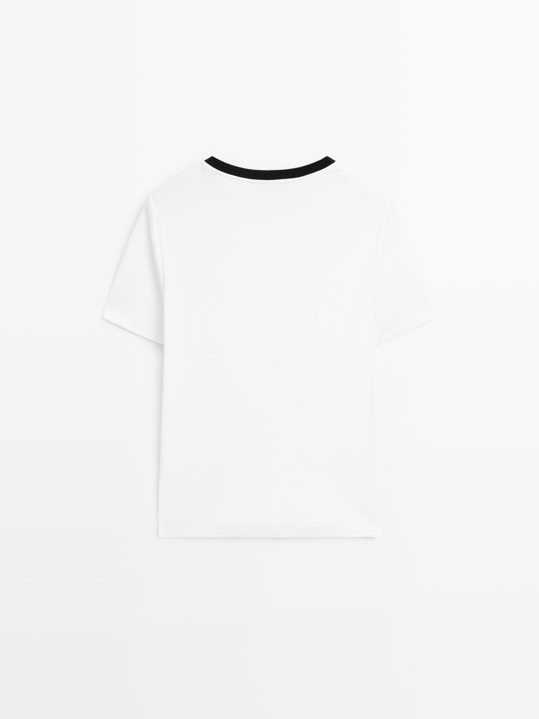 Short sleeve T-shirt with pocket details Product Image