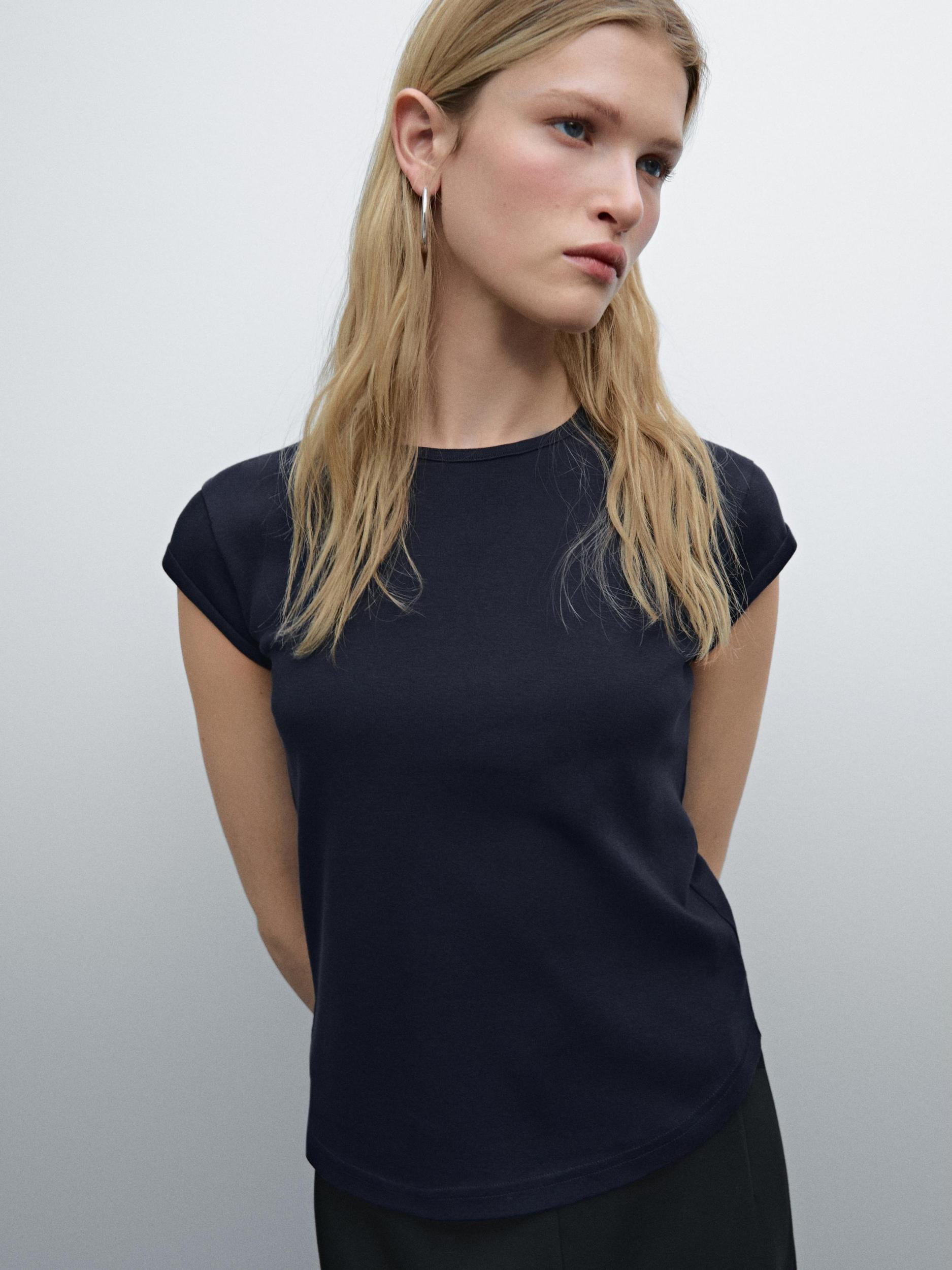 100% cotton T-shirt with rounded hem Product Image