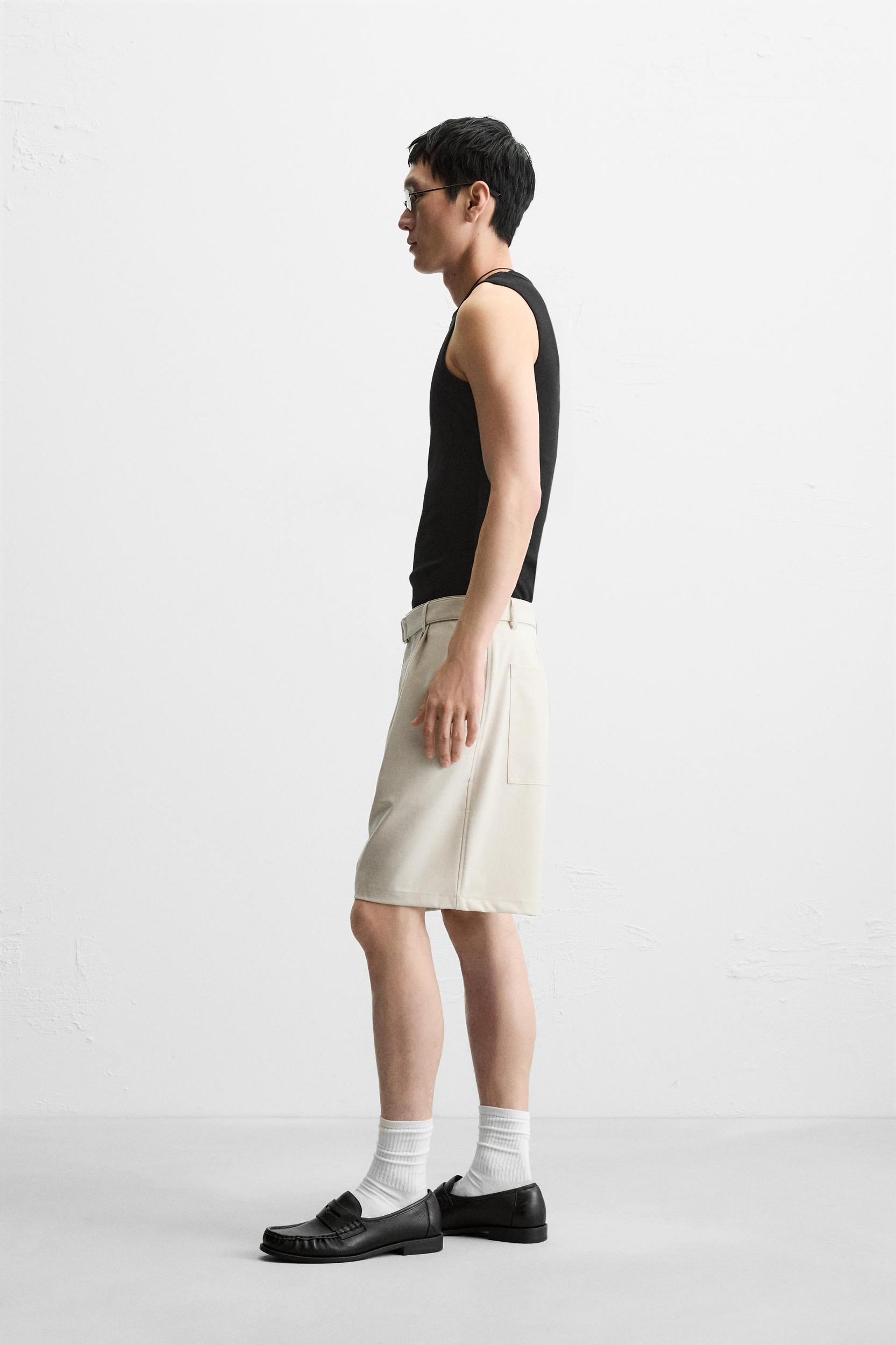 PLEATED BERMUDA SHORTS WITH BELT Product Image