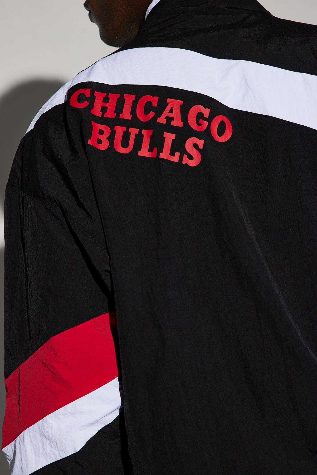 Bulls Hood Star Jacket - Black/Red Male Product Image