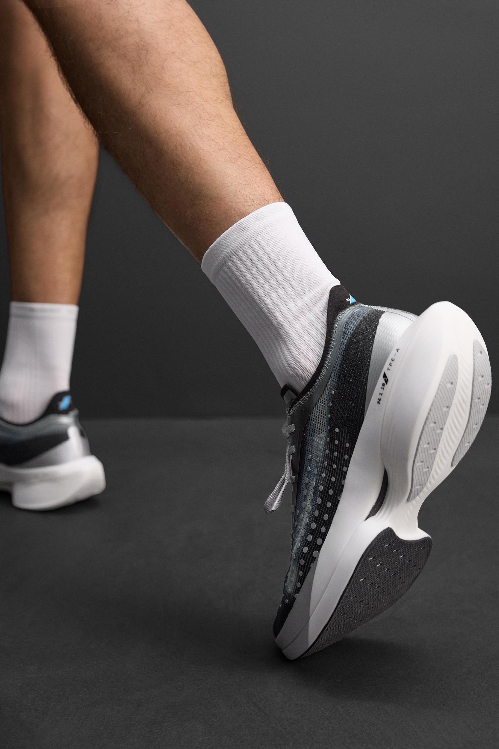 LONG DISTANCE RUNNING SNEAKERS Product Image