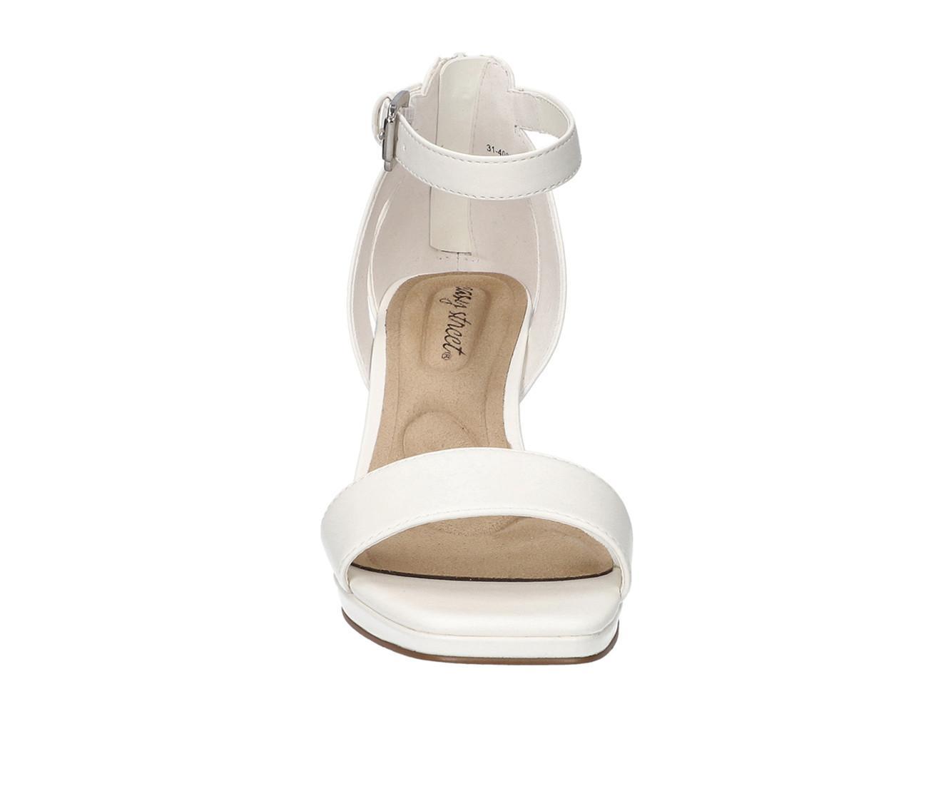 Women's Easy Street Ro Pumps Product Image