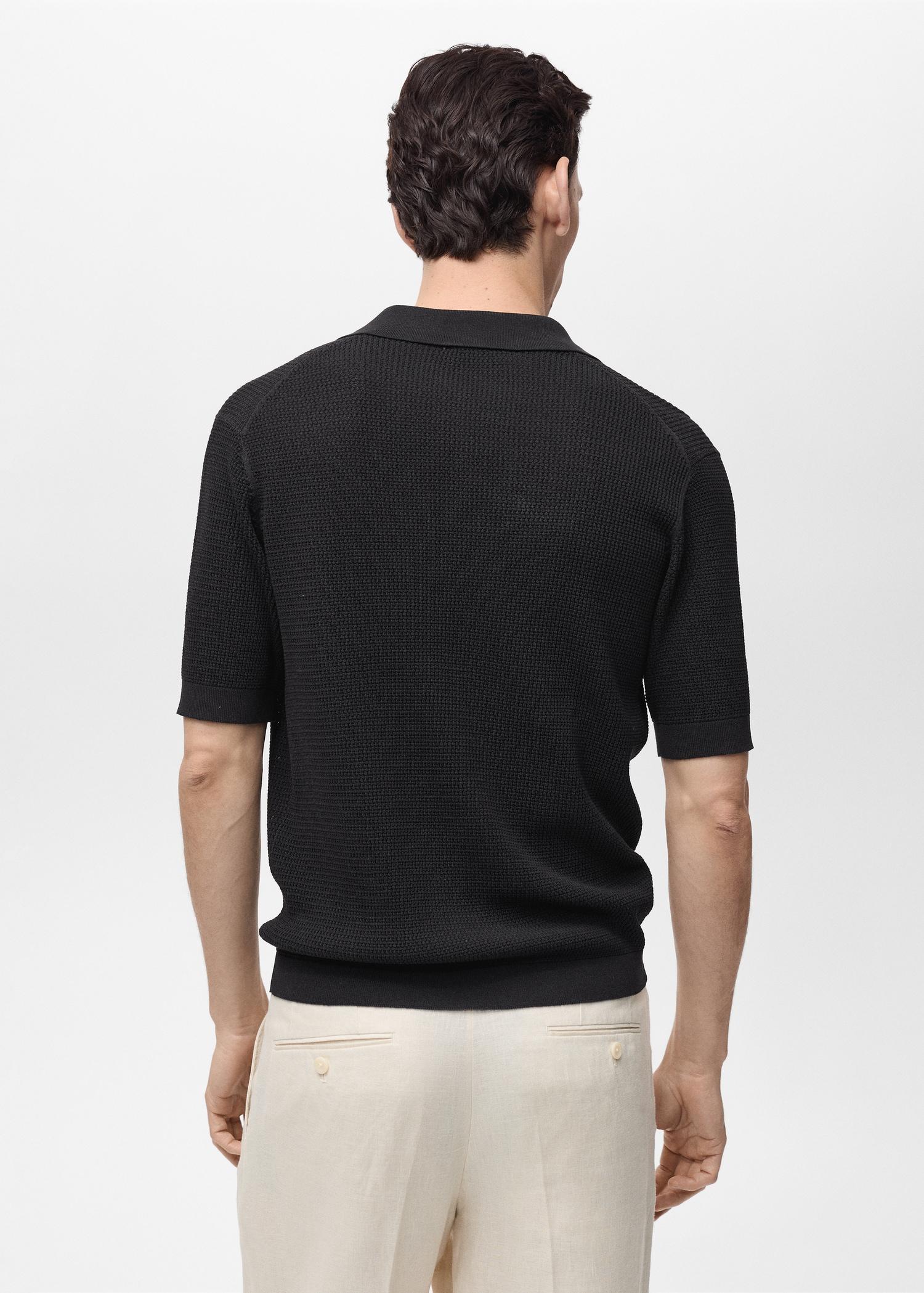 Structured fine-knit polo shirt - Men | MANGO USA Product Image
