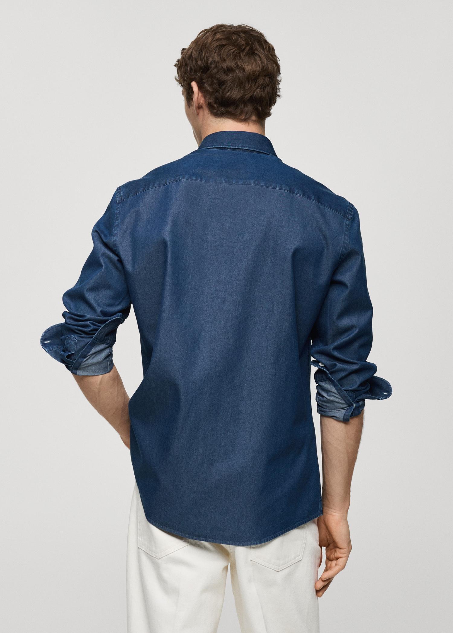 Slim fit cotton chambray shirt - Men | MANGO USA Product Image