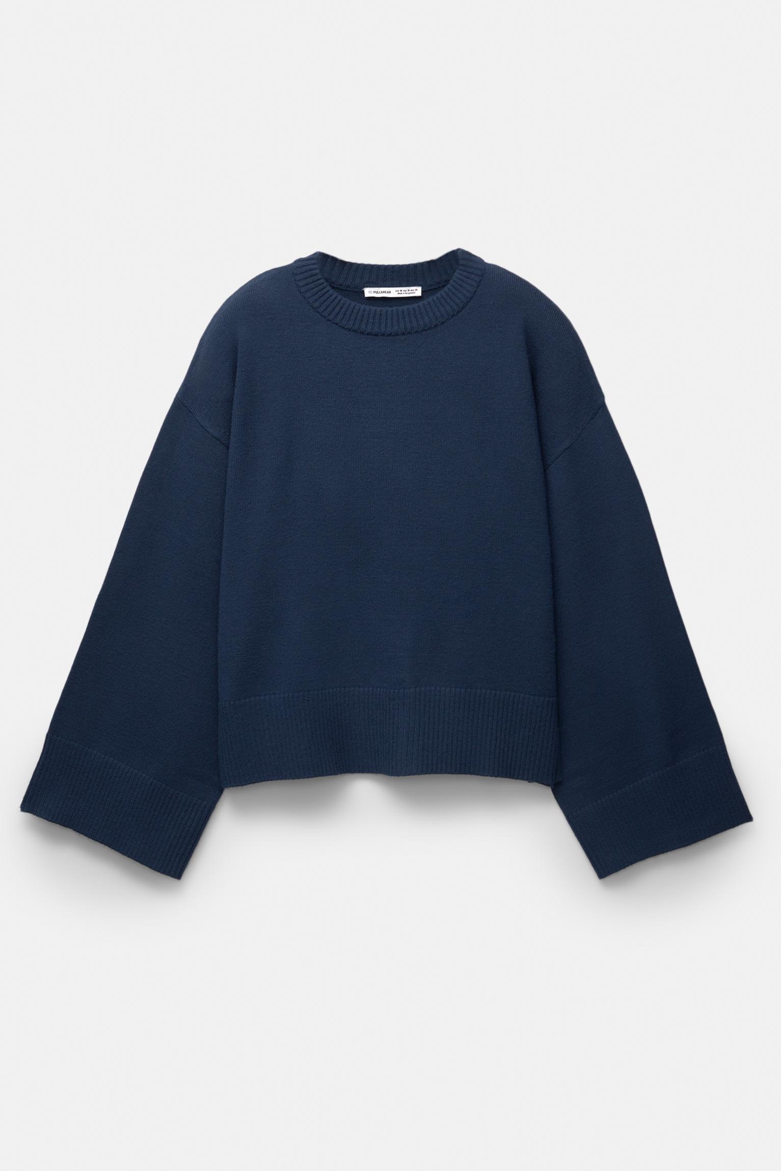 Sweater with wide sleeves Product Image