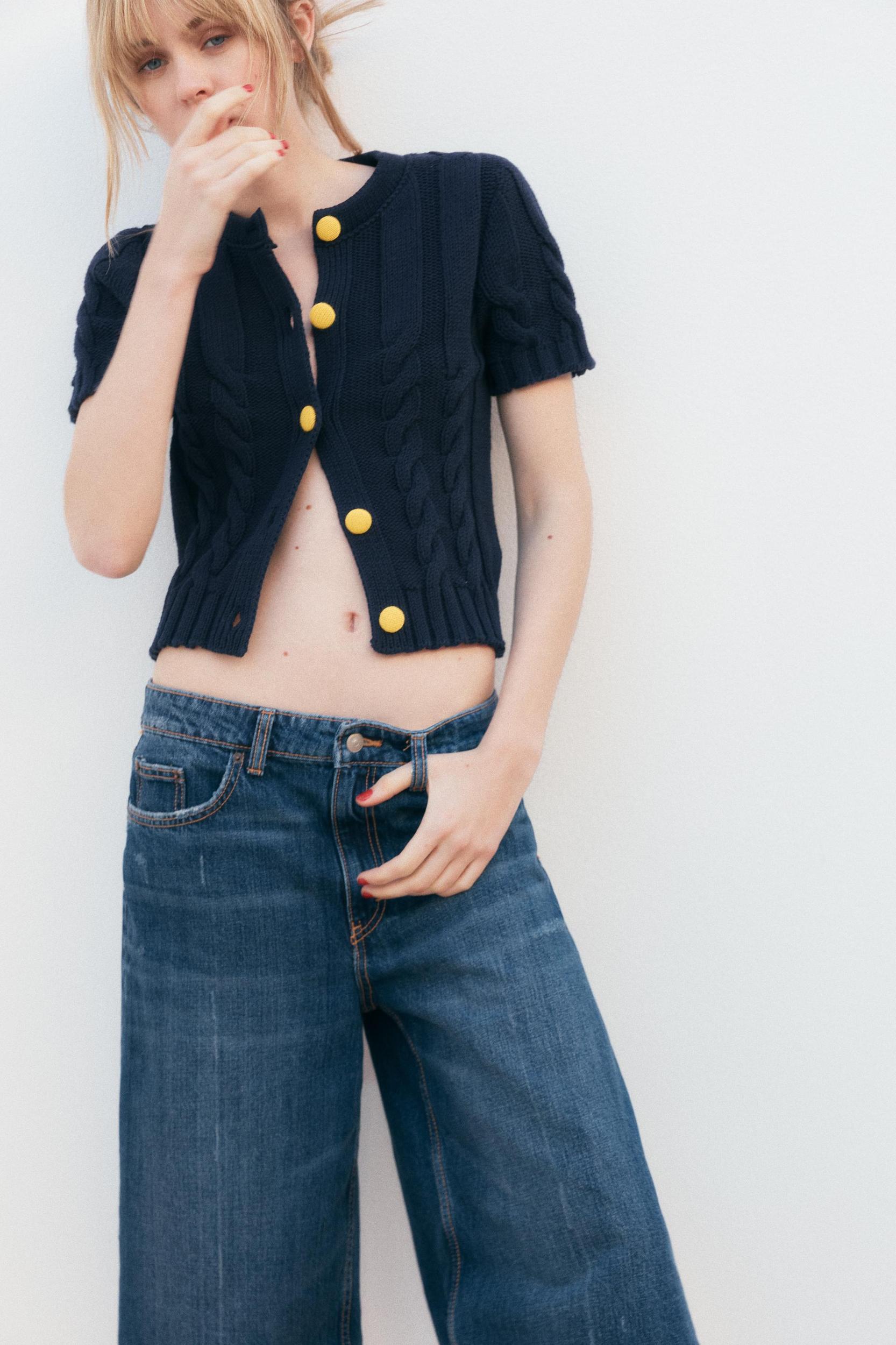 CONTRAST BUTTON KNIT JACKET Product Image