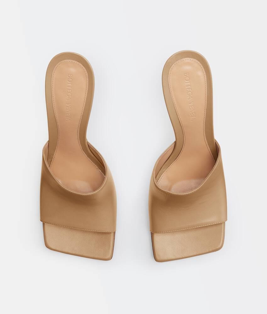 Women's Stretch Mule in Saddle Product Image