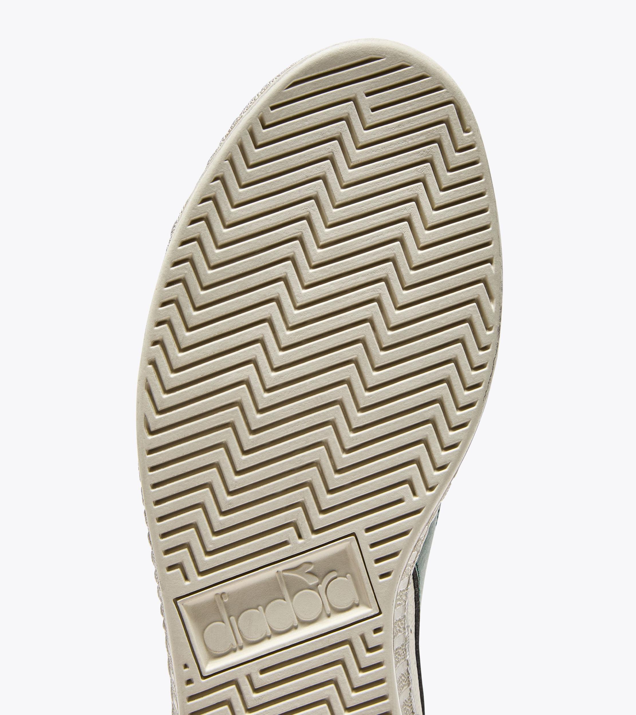 GAME L LOW WAXED Product Image