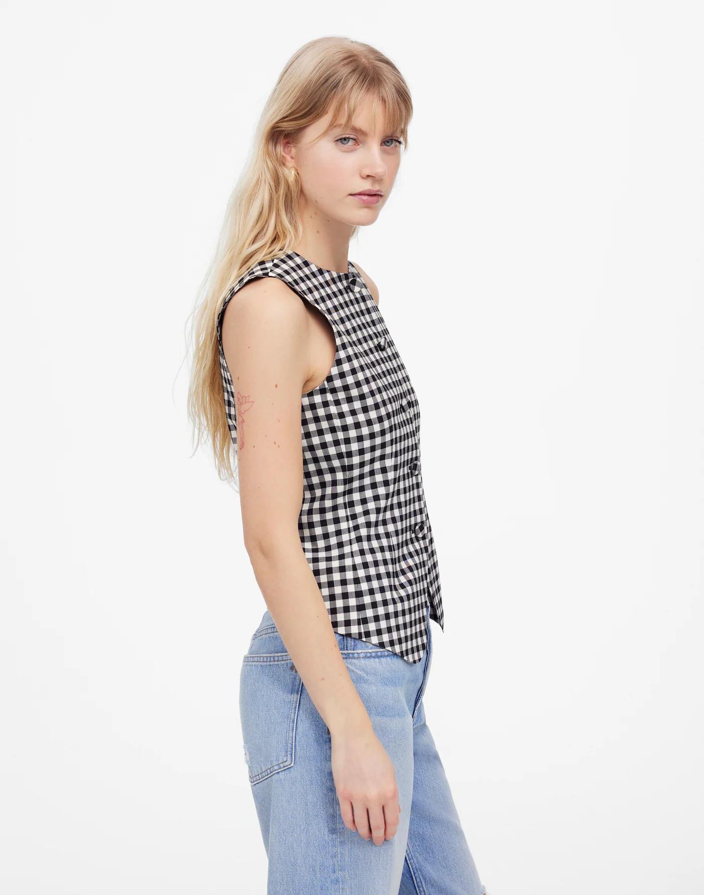 Single-Breasted Crewneck Vest Product Image