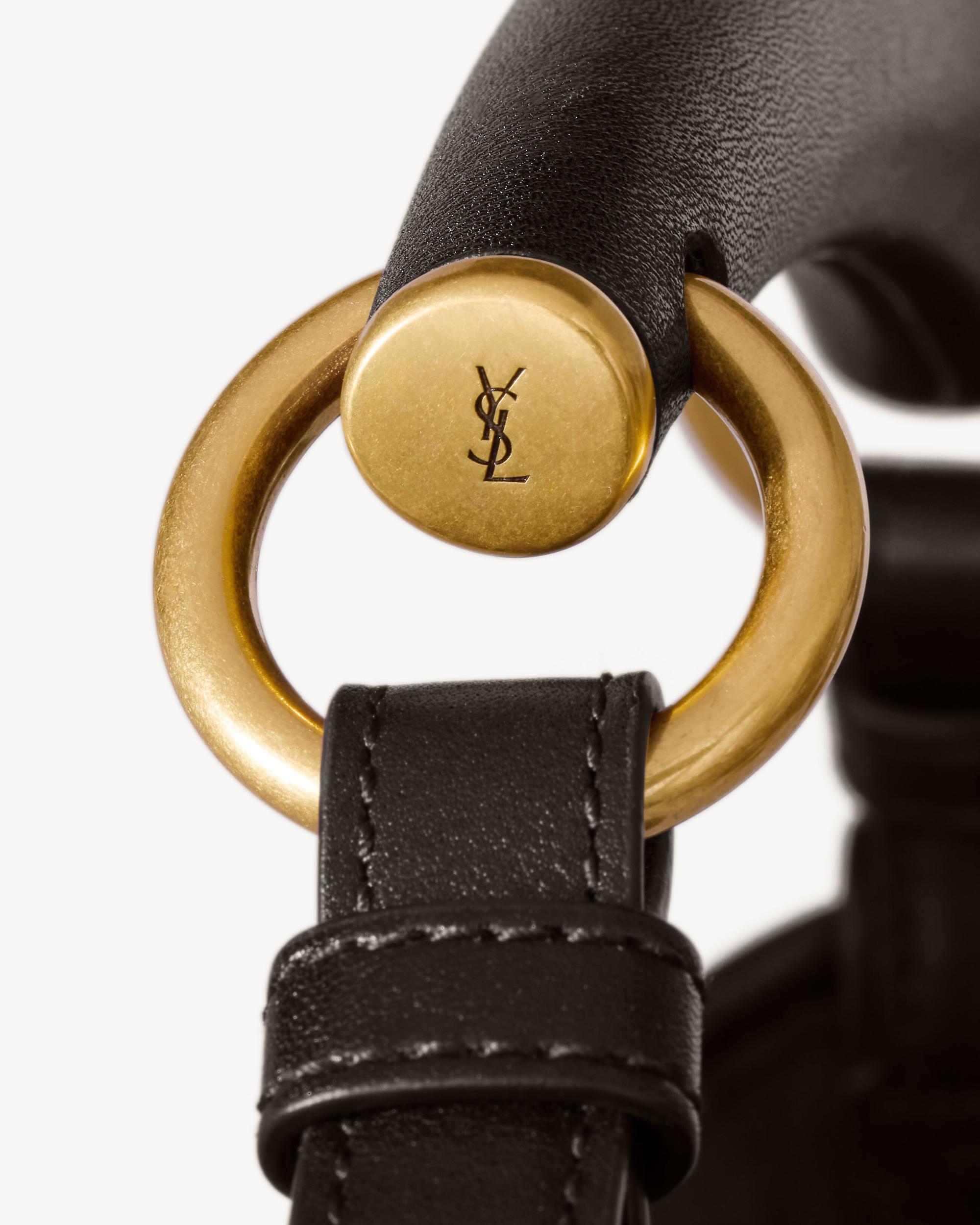 MOMBASA small in leather Product Image