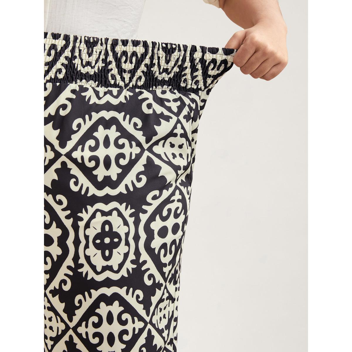 Plus Size Ornate Print Contrast Hem Straight Leg Pants Women Black Resort Straight Leg Mid Rise Vacation Pants BloomChic 12/L Product Image