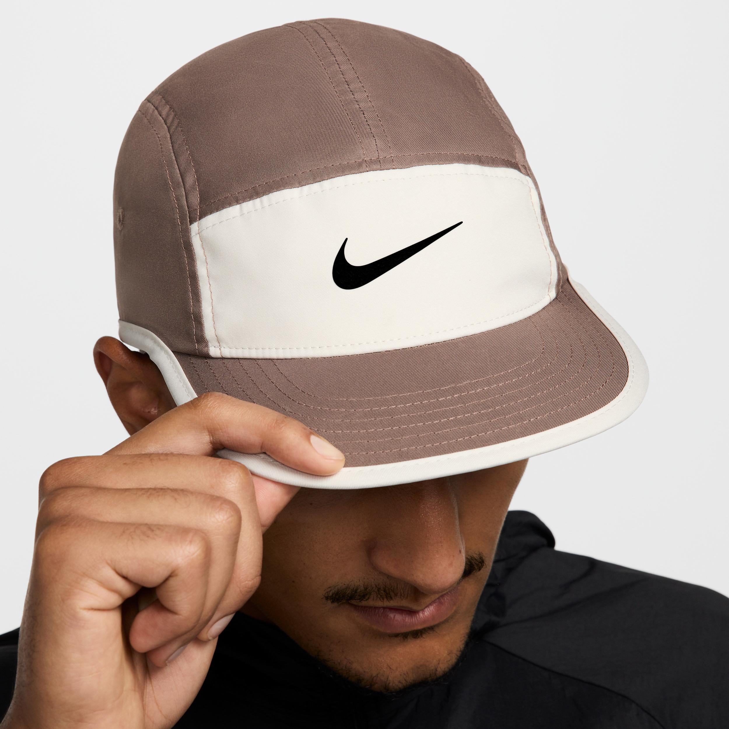 Nike Dri-FIT Fly Unstructured Swoosh Cap Product Image