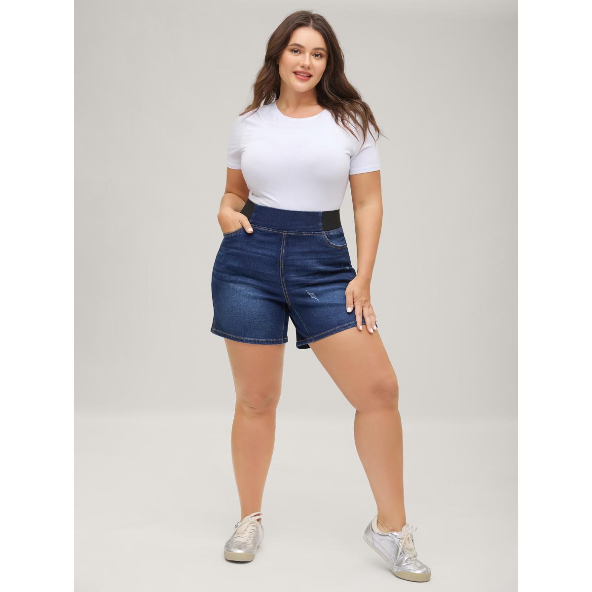 Plus Size Pull-On Stretchy Waist Denim Shorts Women Darkindigo Medium stretch Casual Slanted pocket Leisure Denim Shorts BloomChic 28/5X Product Image