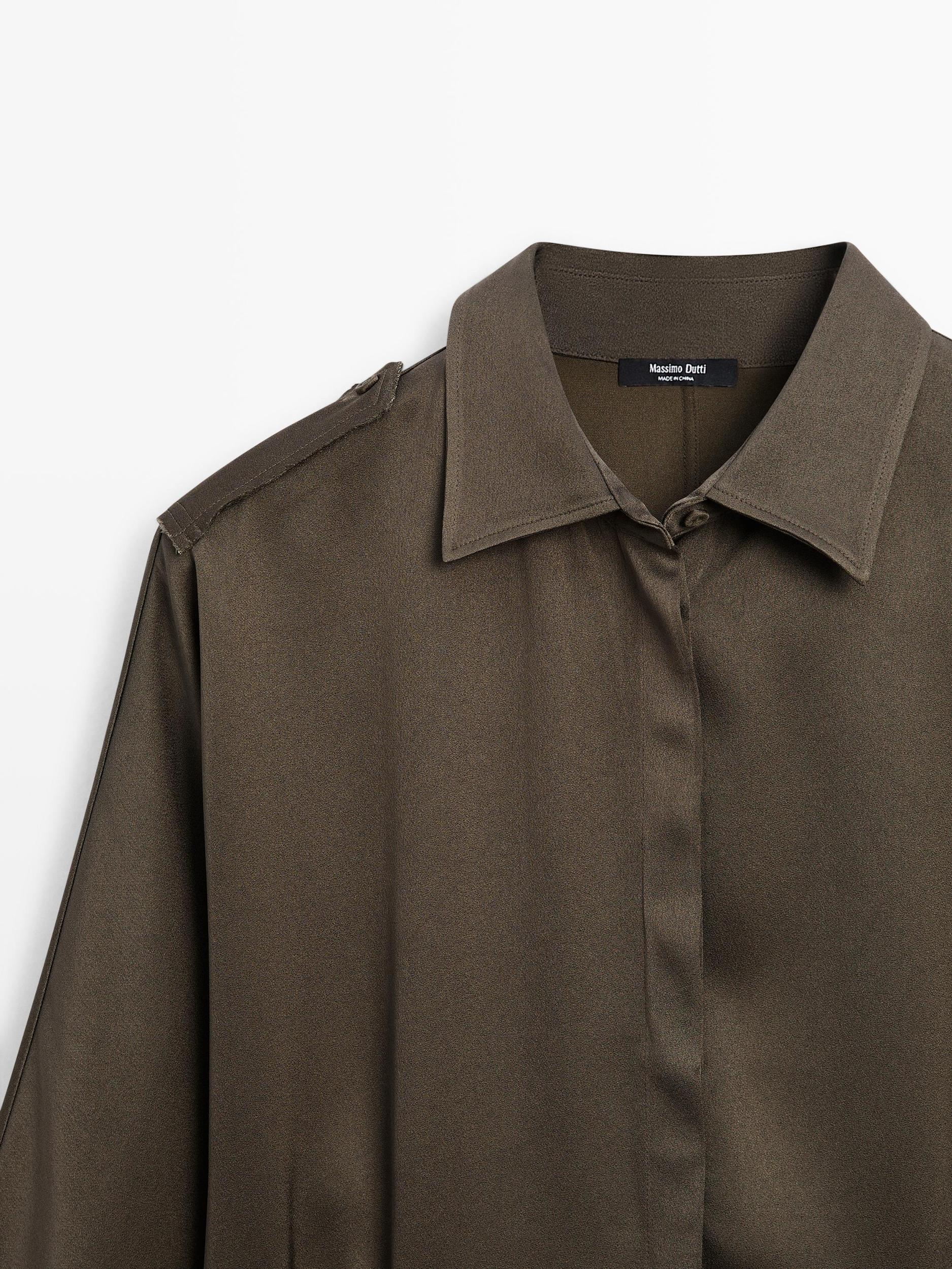 Flowing shirt with waist detail Product Image