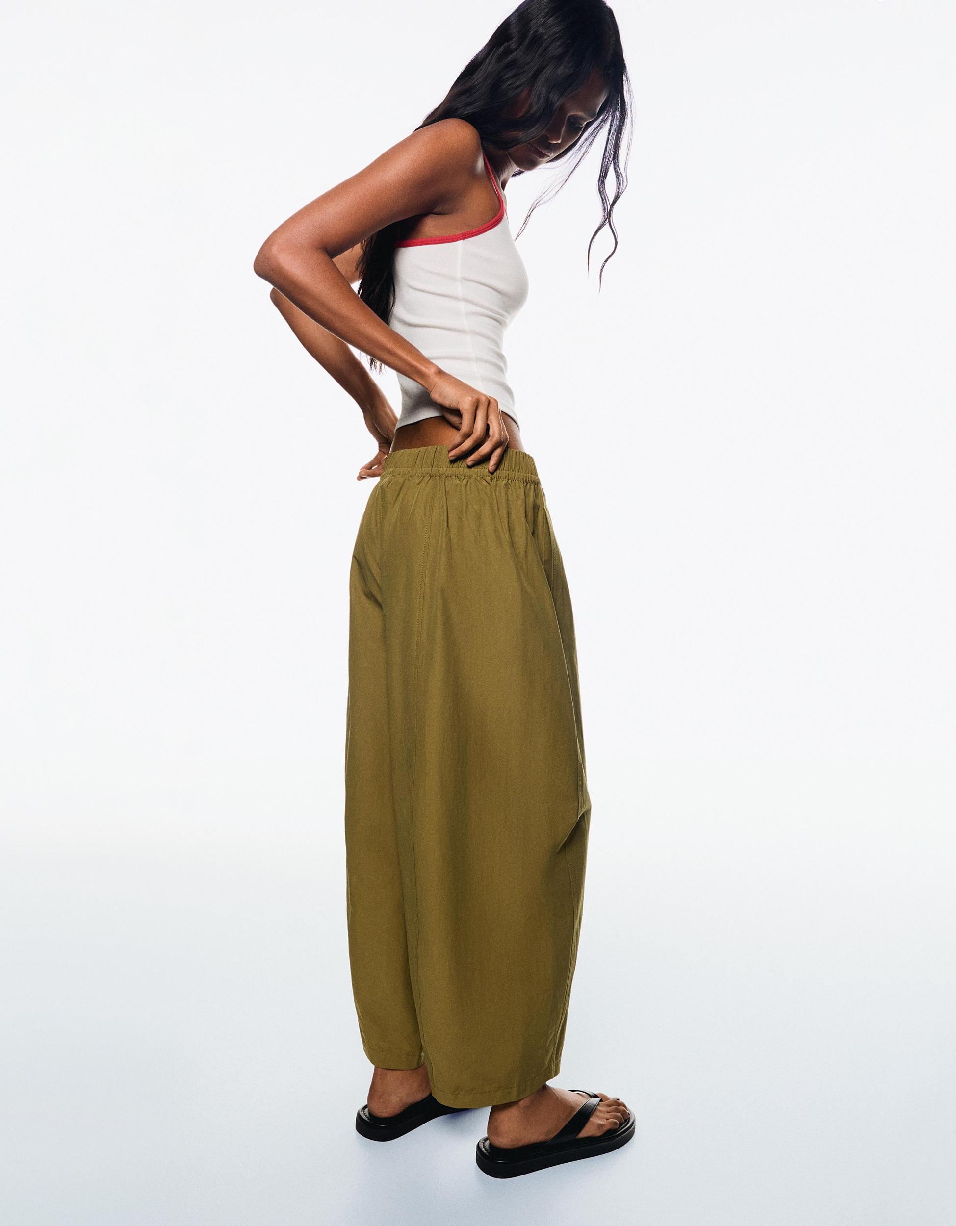 Cropped barrel pants Product Image