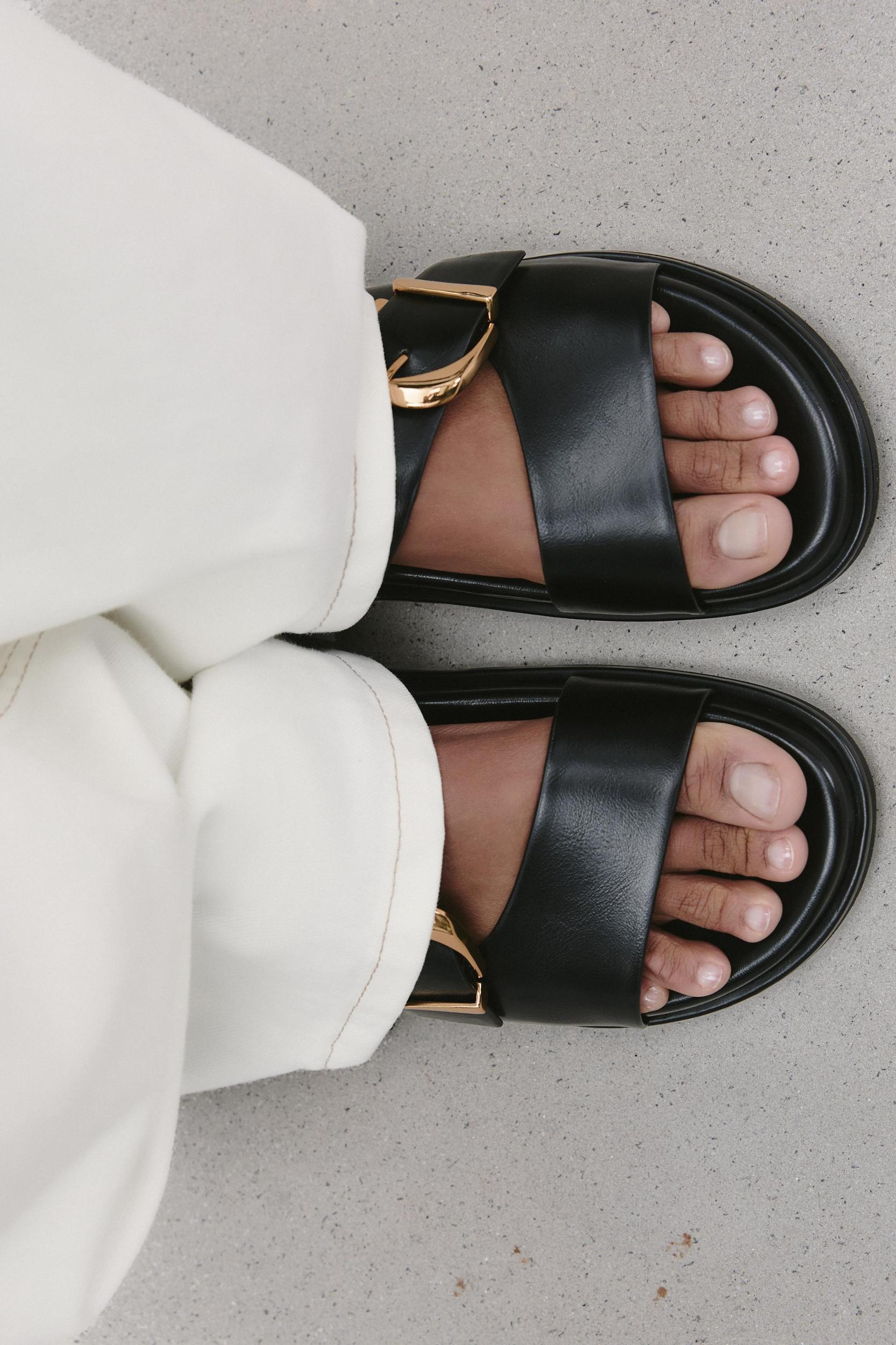 BUCKLE FLAT SANDALS Product Image