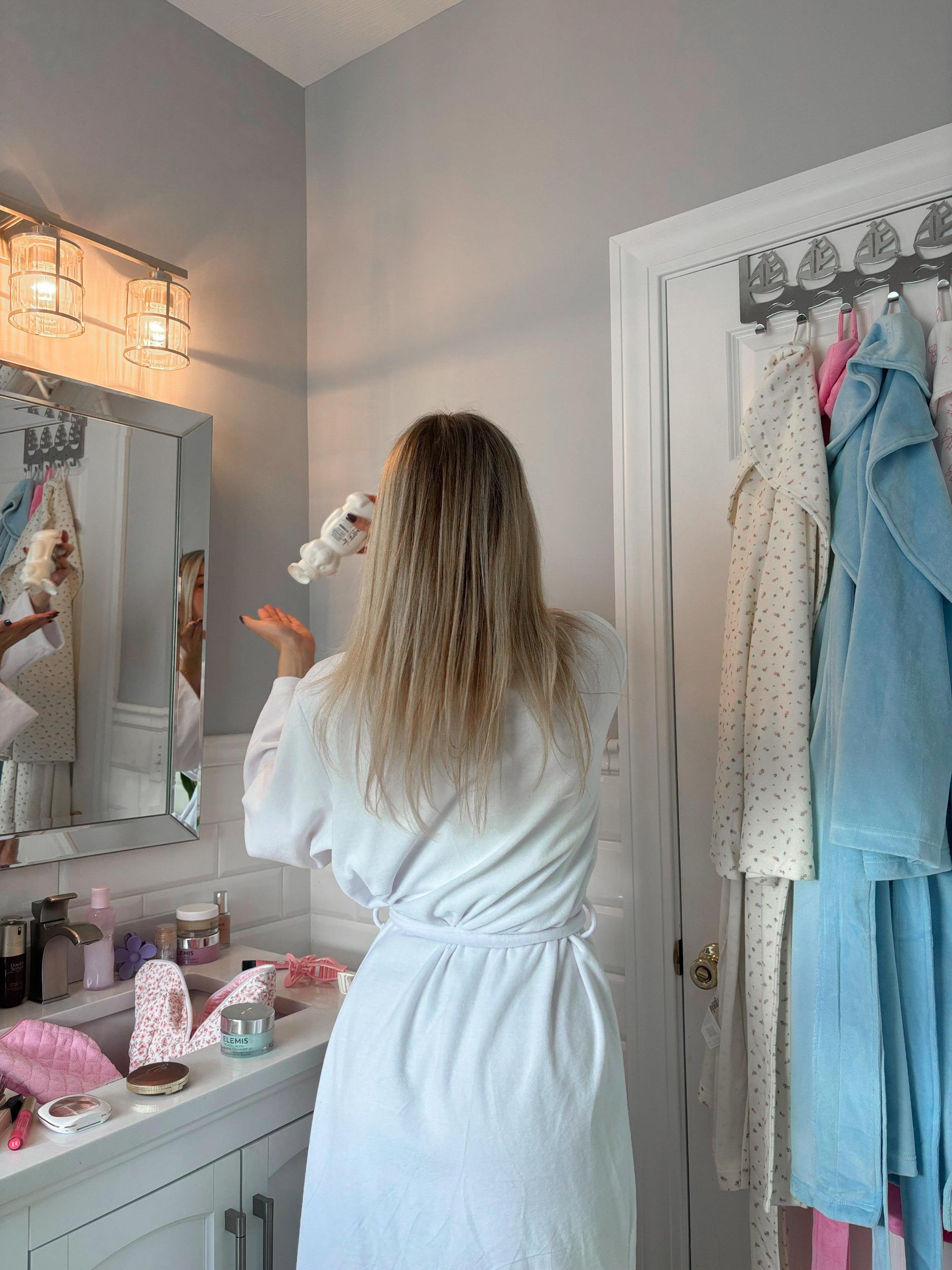 White Dream Hotel Robe Product Image