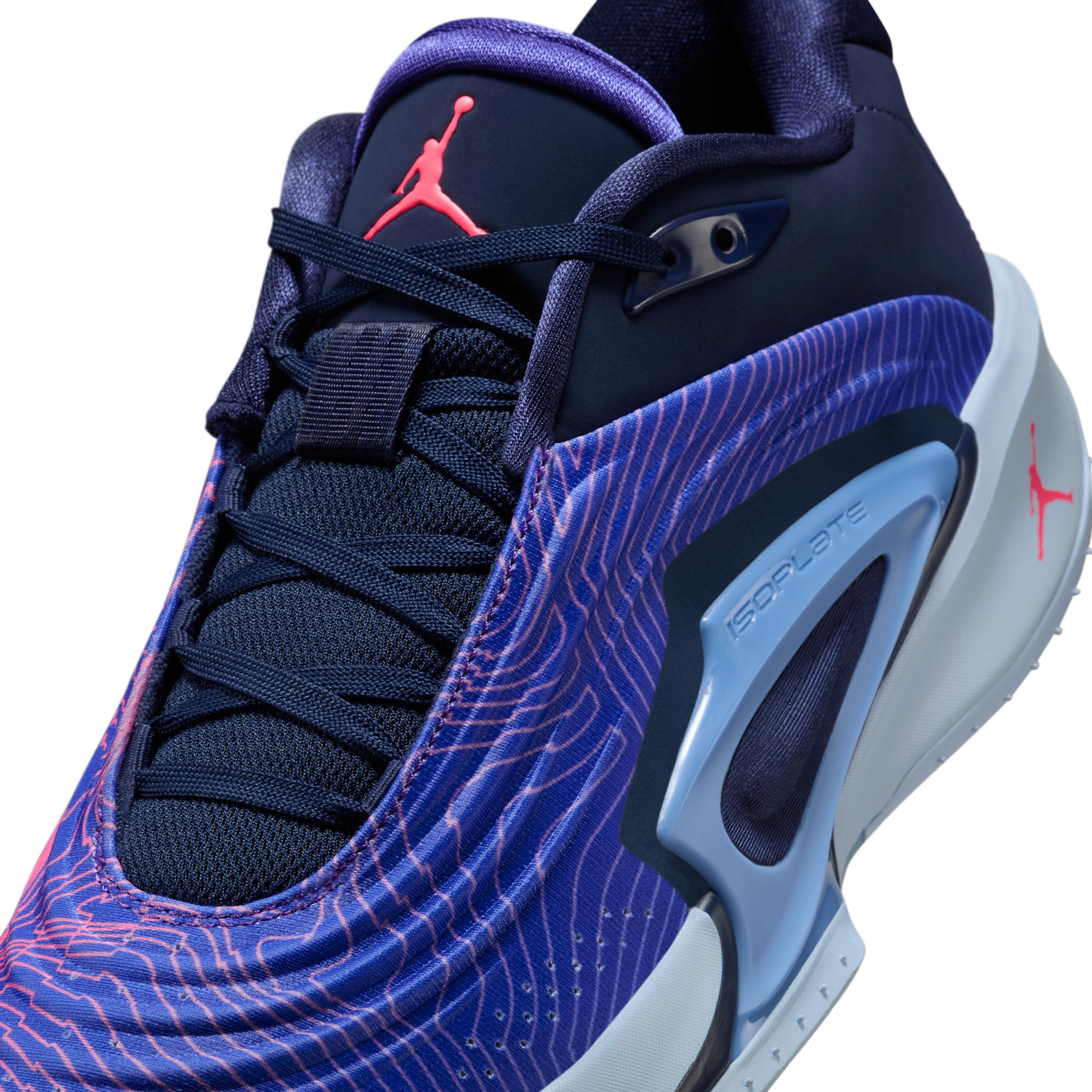 Nike Men's Luka 3 Basketball Shoes Product Image