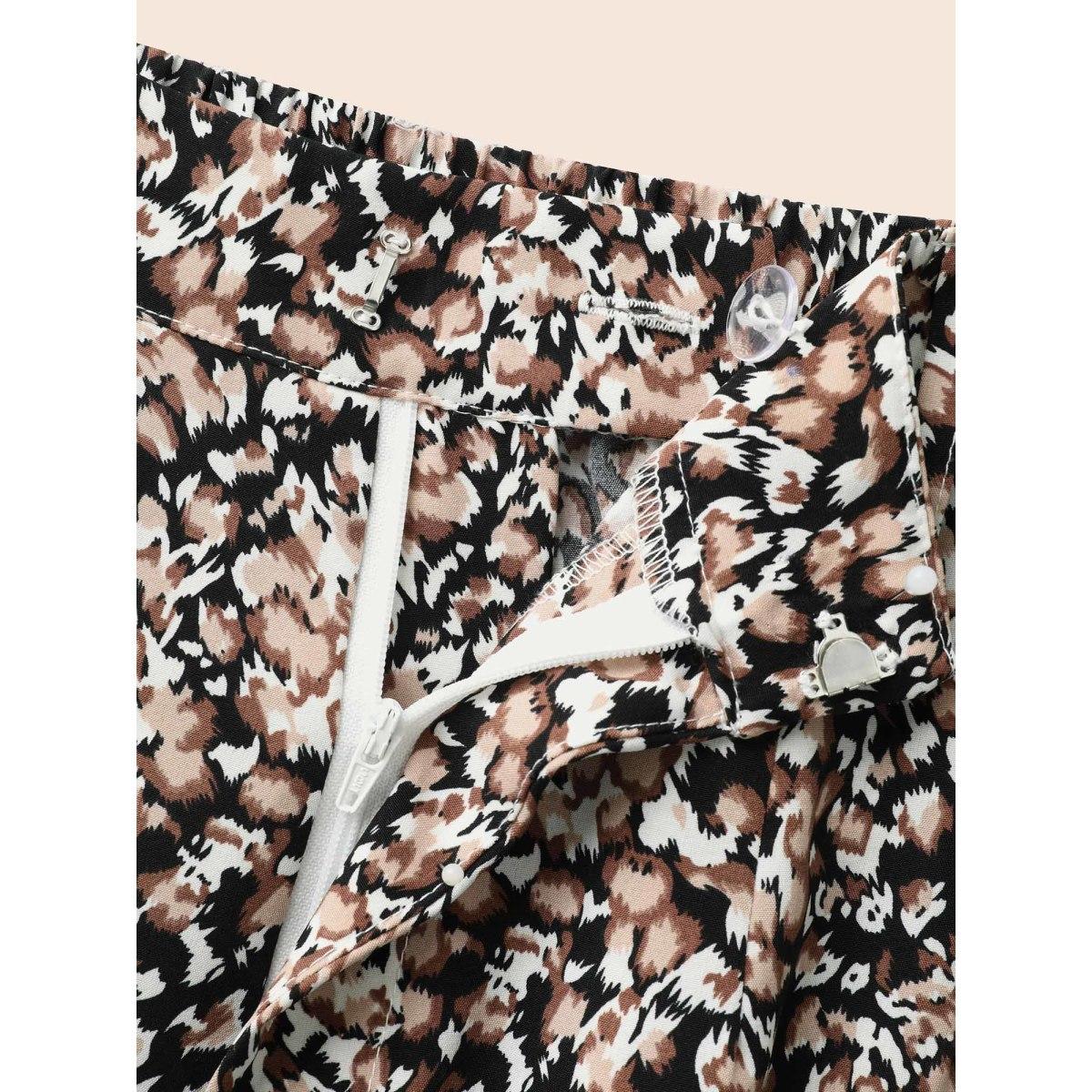 Plus Size Leopard Print Pleated Wide Leg Pants Women Leopard Casual Wide Leg Mid Rise Everyday Pants BloomChic 18-20/2X Product Image